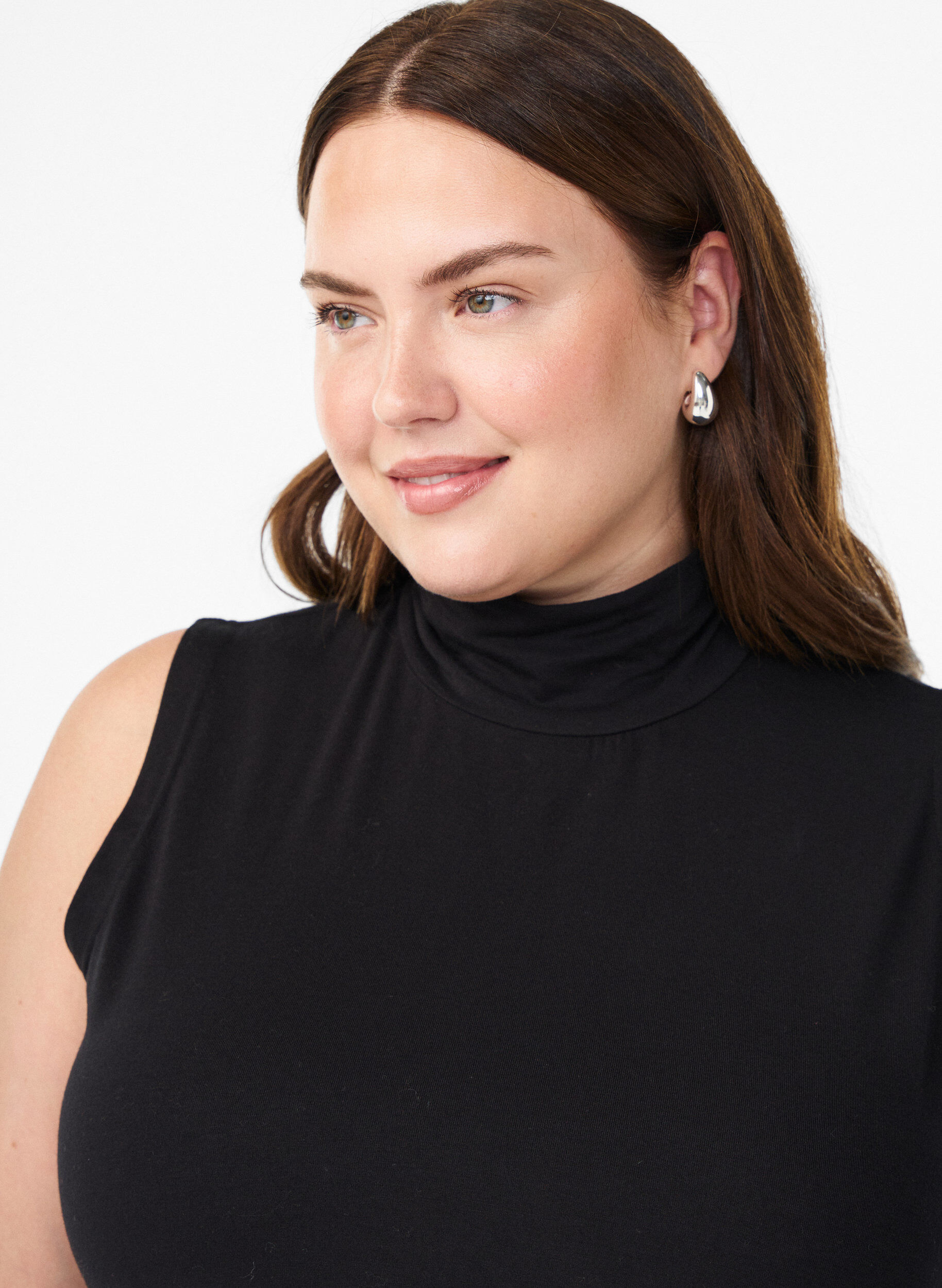 Zizzi Croppad jerseytopp med h&ouml;g hals, Svart, Model image number 2