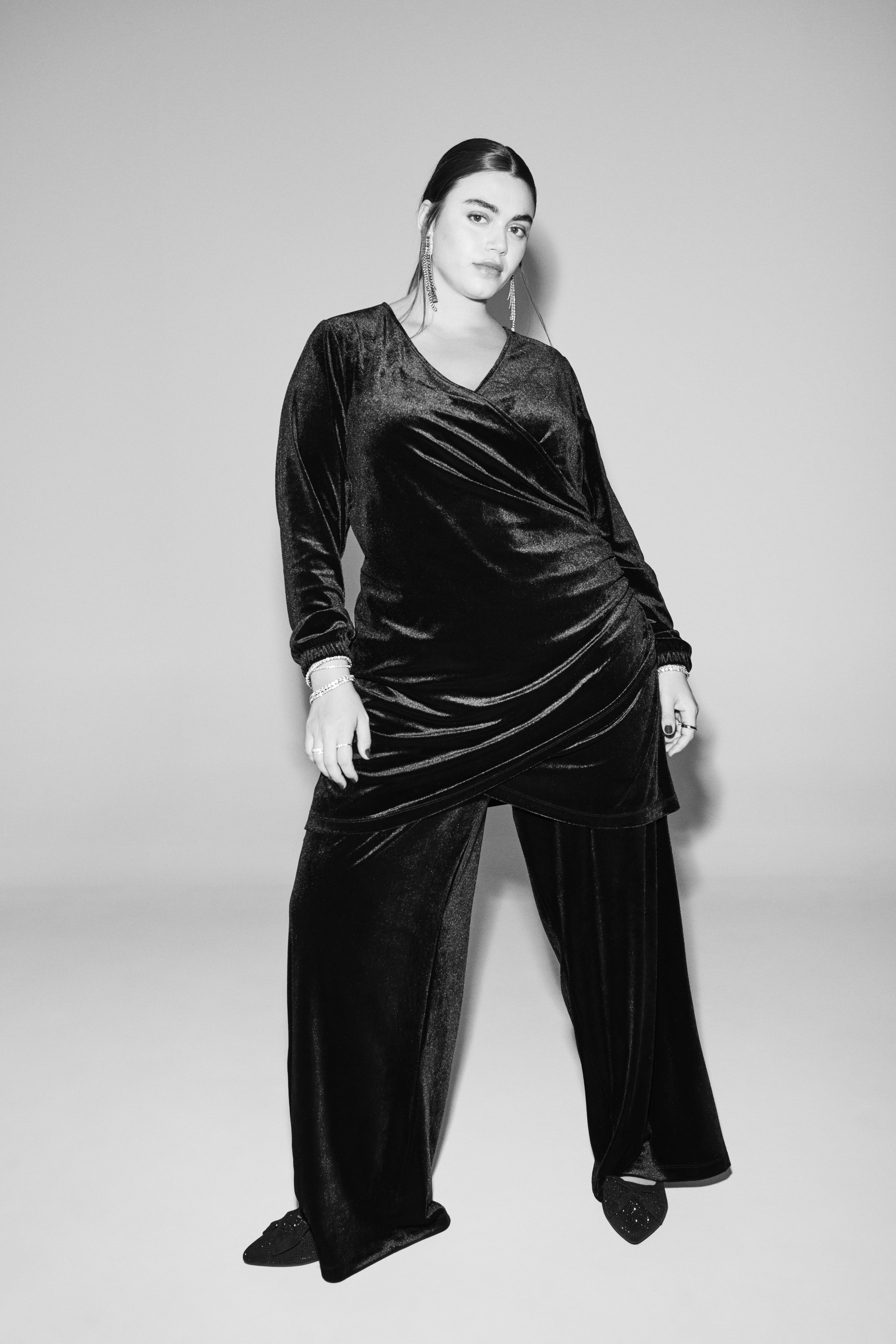 Velourset med detaljer, , Model