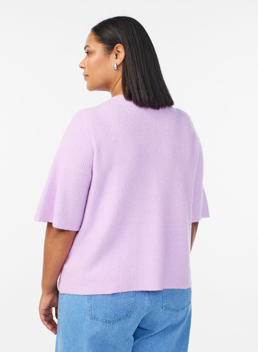 Kort&auml;rmad stickad kofta med glansiga kulknappar, Lila, Model image number 2