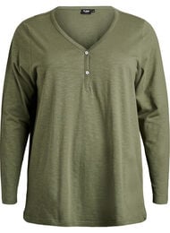 L&aring;ng&auml;rmad t-shirt med v-ringning och knappar, Gr&ouml;n