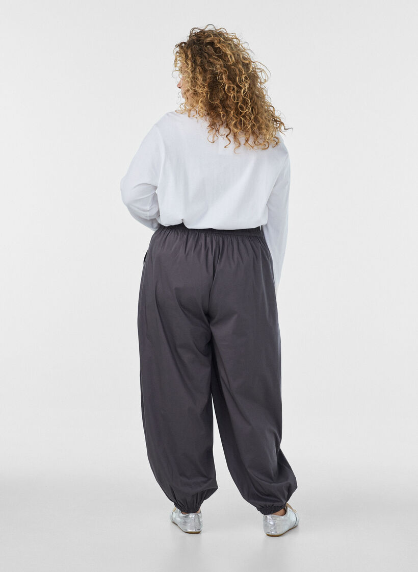 Ballongbyxor med fickor och res&aring;r i midjan, Gr&aring;, Model image number 1