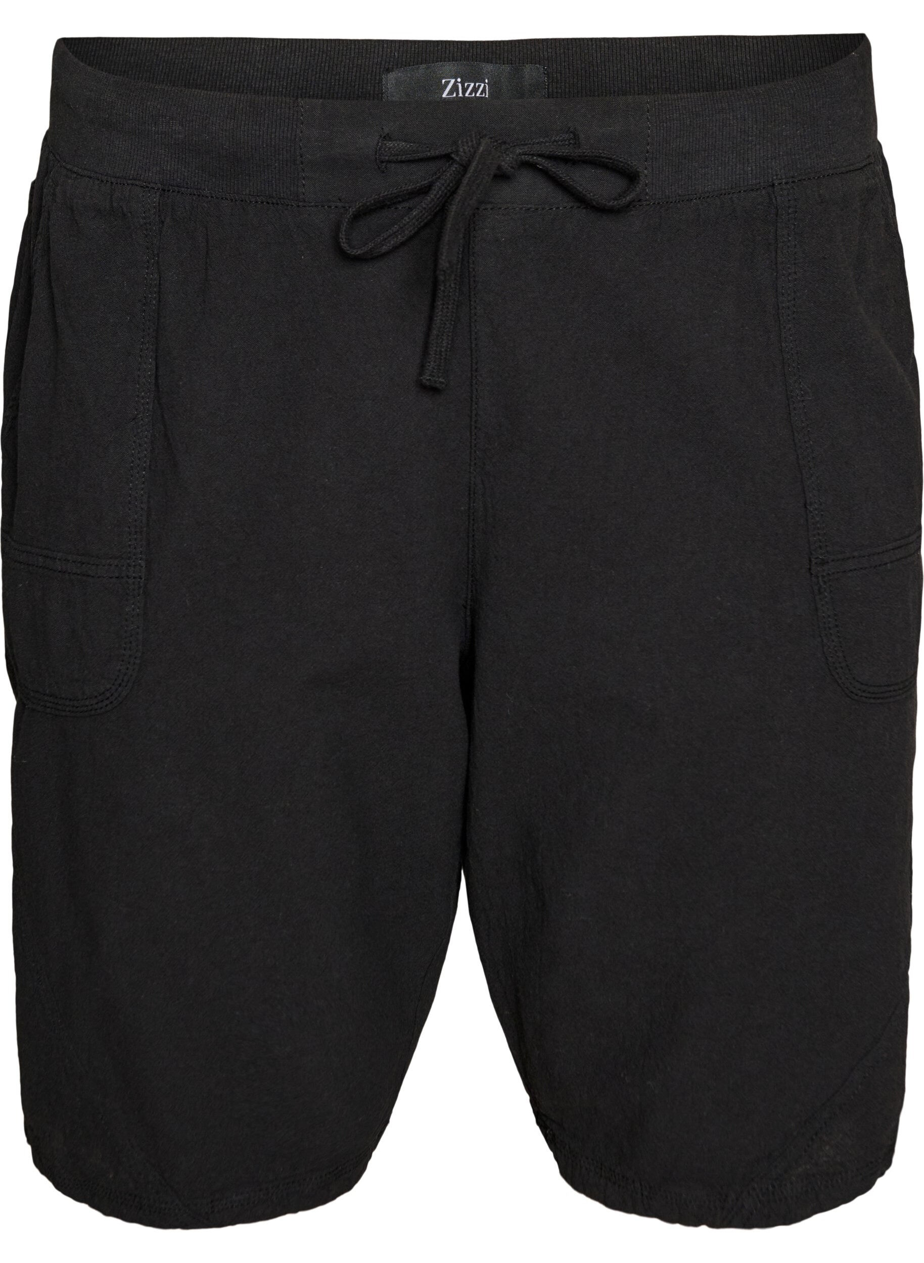 L&ouml;sa shorts i bomull med fickor