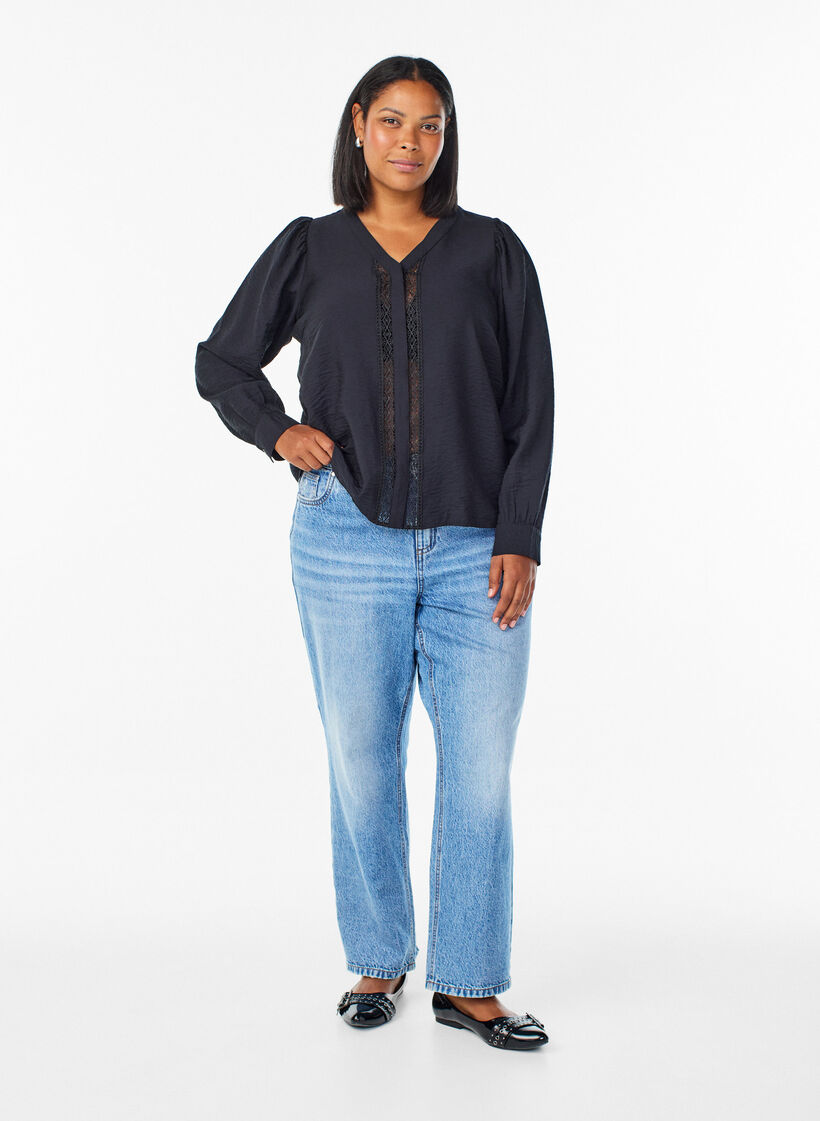 Blus med v-ringning och broderade band, Svart, Model image number 1