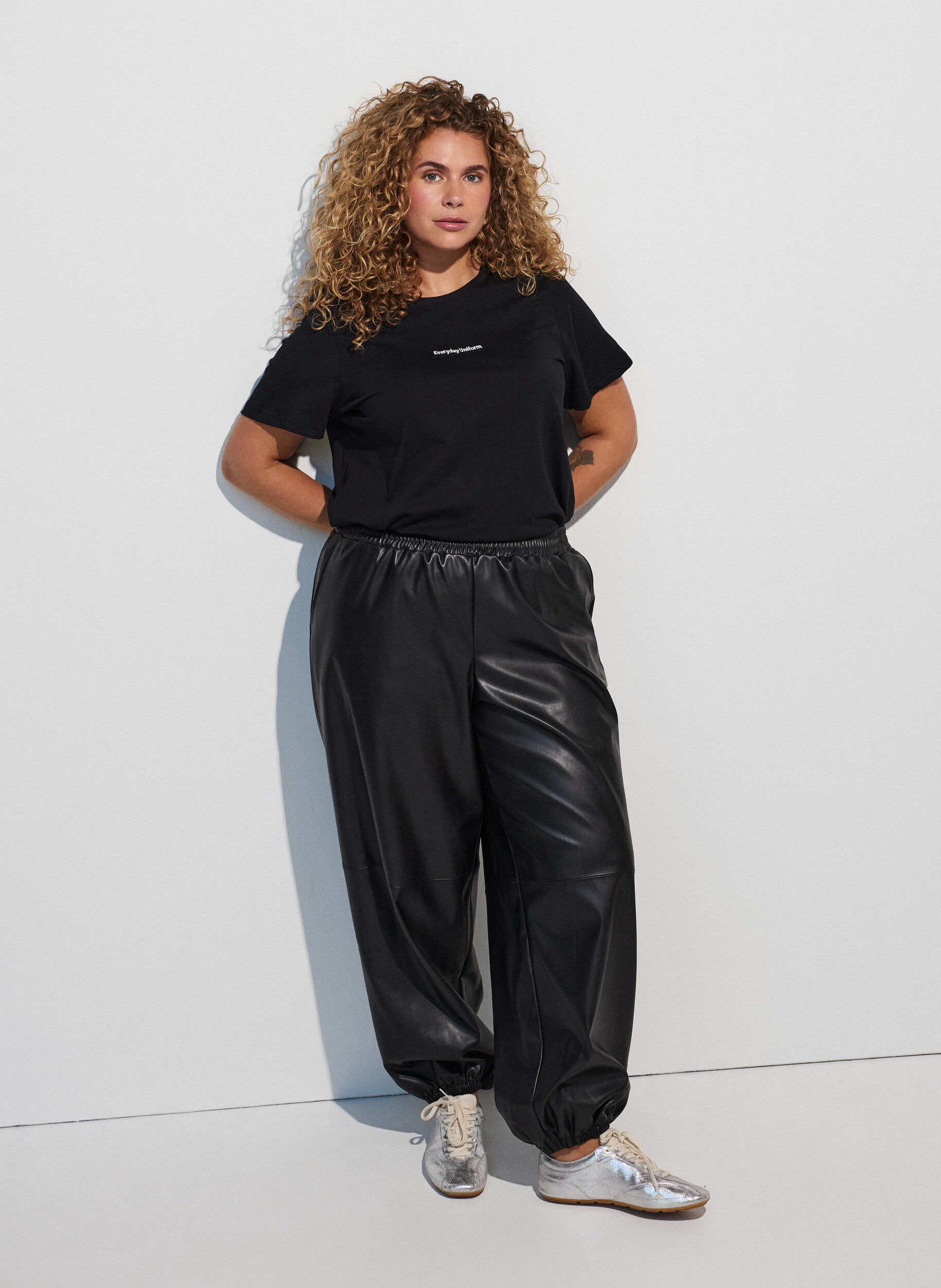 ZizziT-shirt i bomull med textm&auml;rke, Svart, Model image number 1