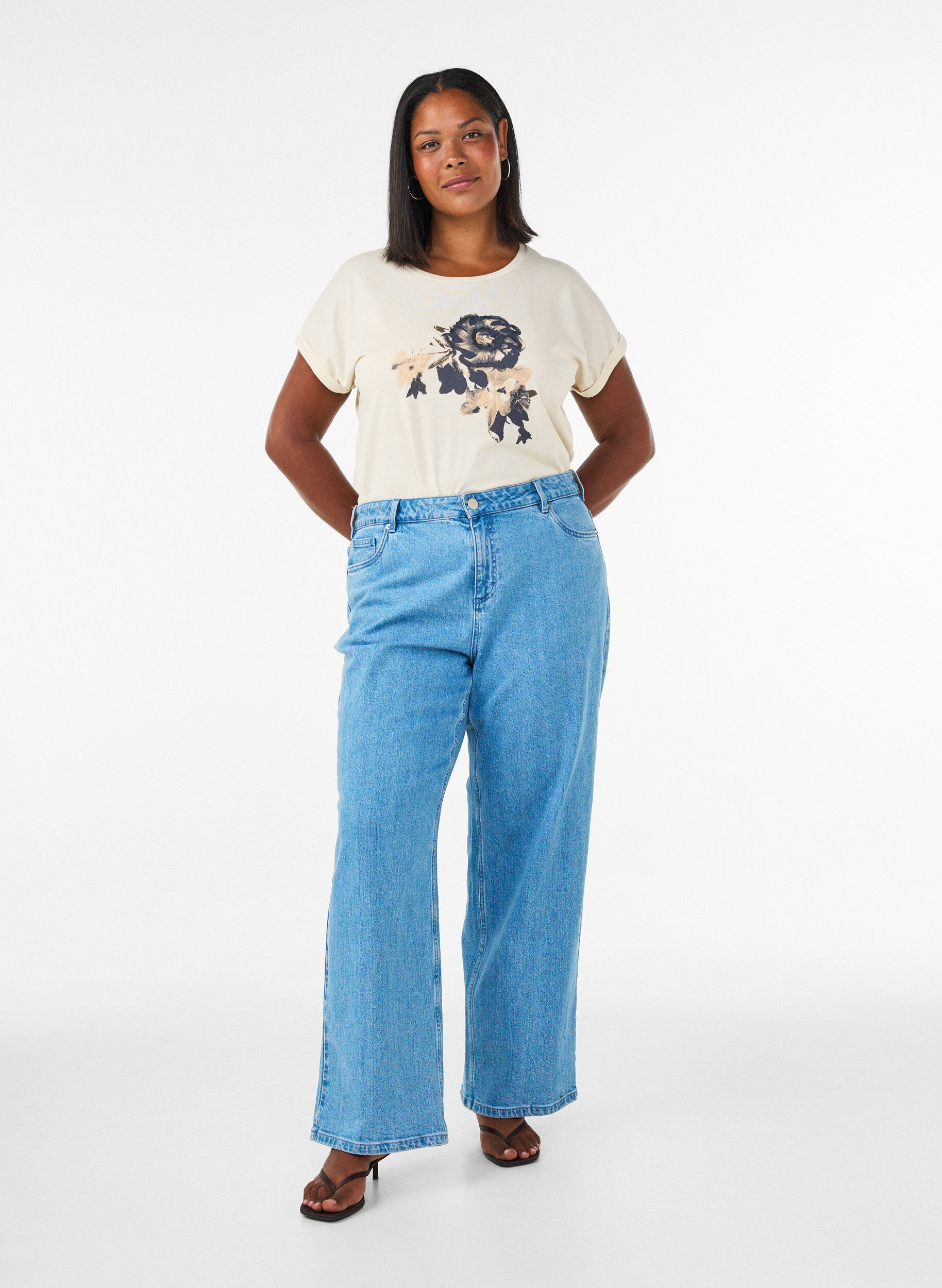 ZizziT-shirt med dekorativt tryck framtill, Vanilla, Model image number 1