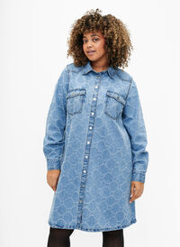 Denimklänning med slitet mönster, Blue denim, Model