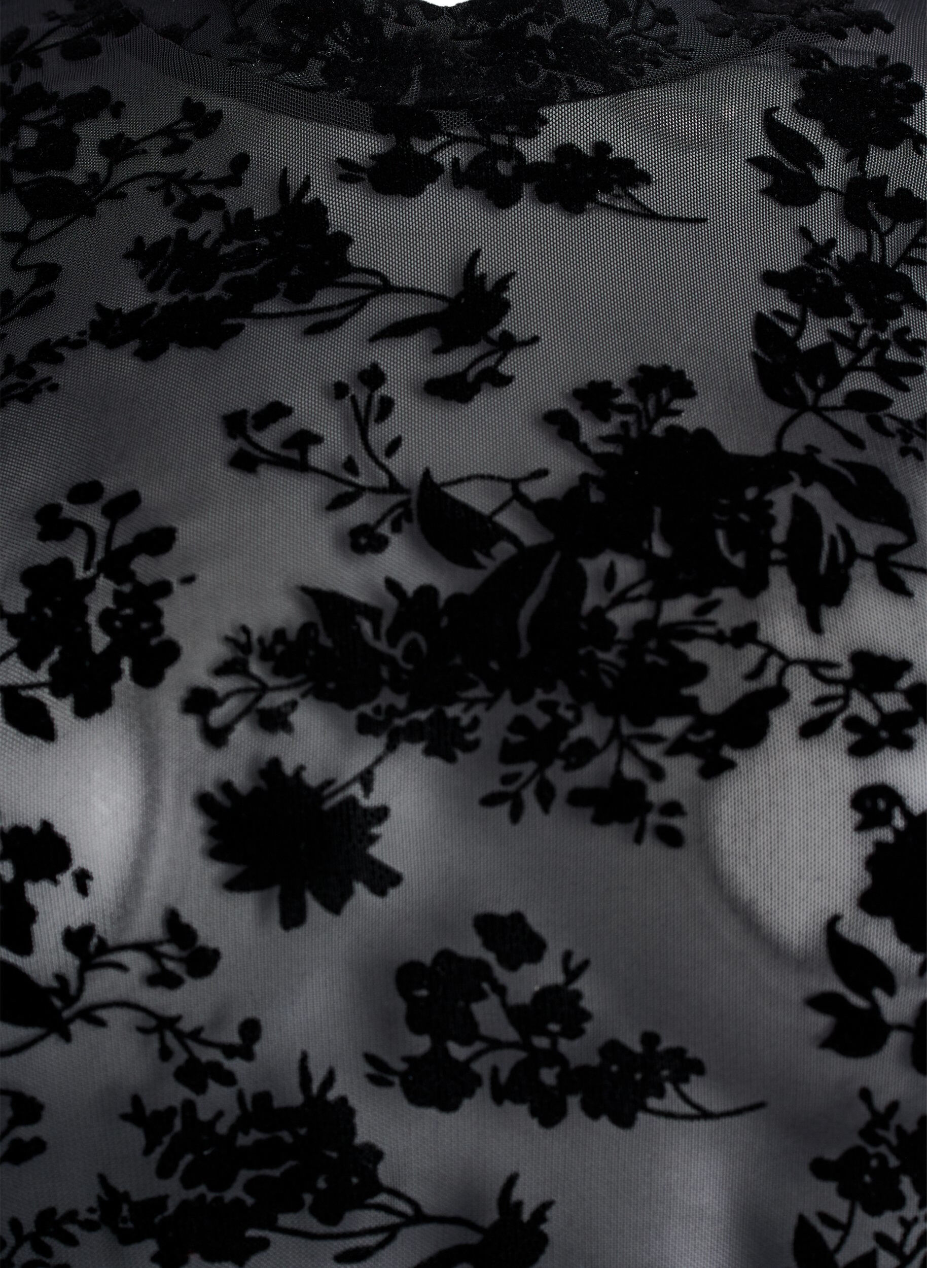 ZizziBlus i mesh med blommigt m&ouml;nster, Svart, Packshot image number 2