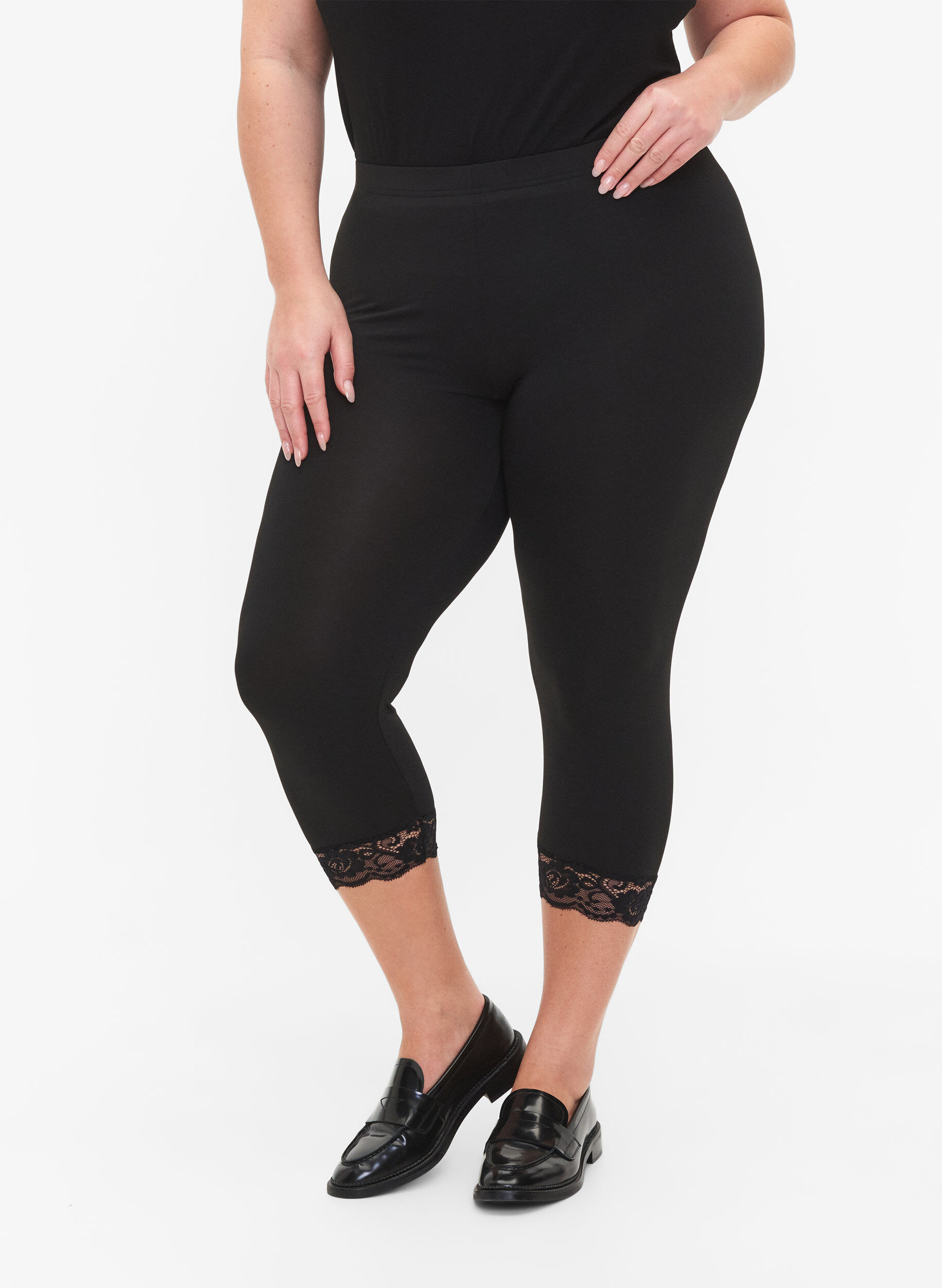 Zizzi 2-pack 3/4-leggings med spetskant, Black / Black, Model image number 2