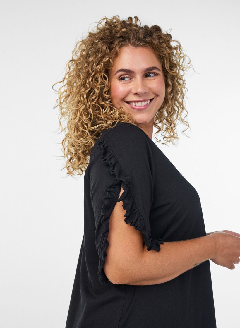 Nattlinne i ekologisk bomull med volang&auml;rmar, Svart, Model image number 3