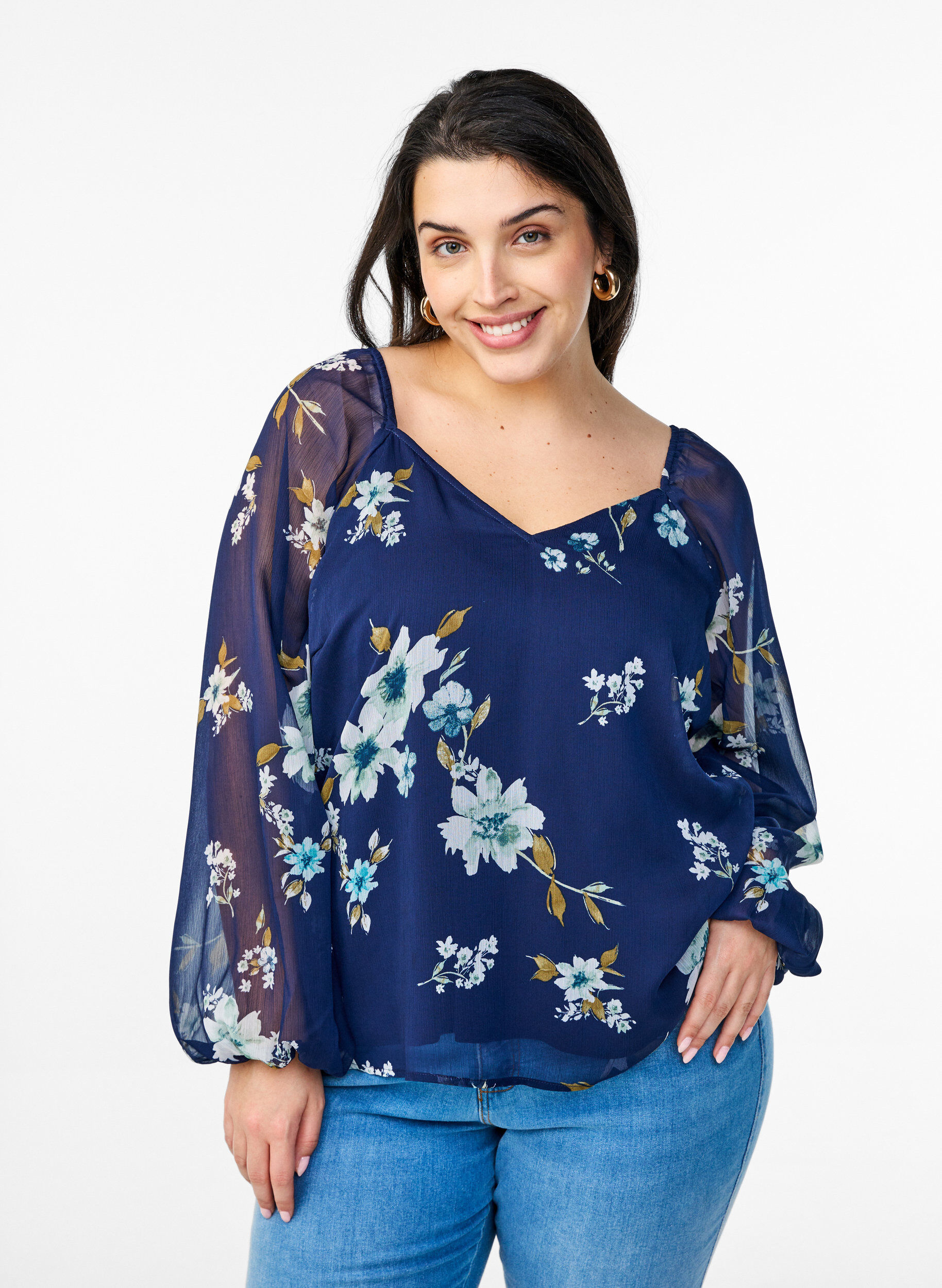 Zizzi Chiffongblus med blommigt tryck och l&aring;nga &auml;rmar, Bl&aring;, Model image number 0