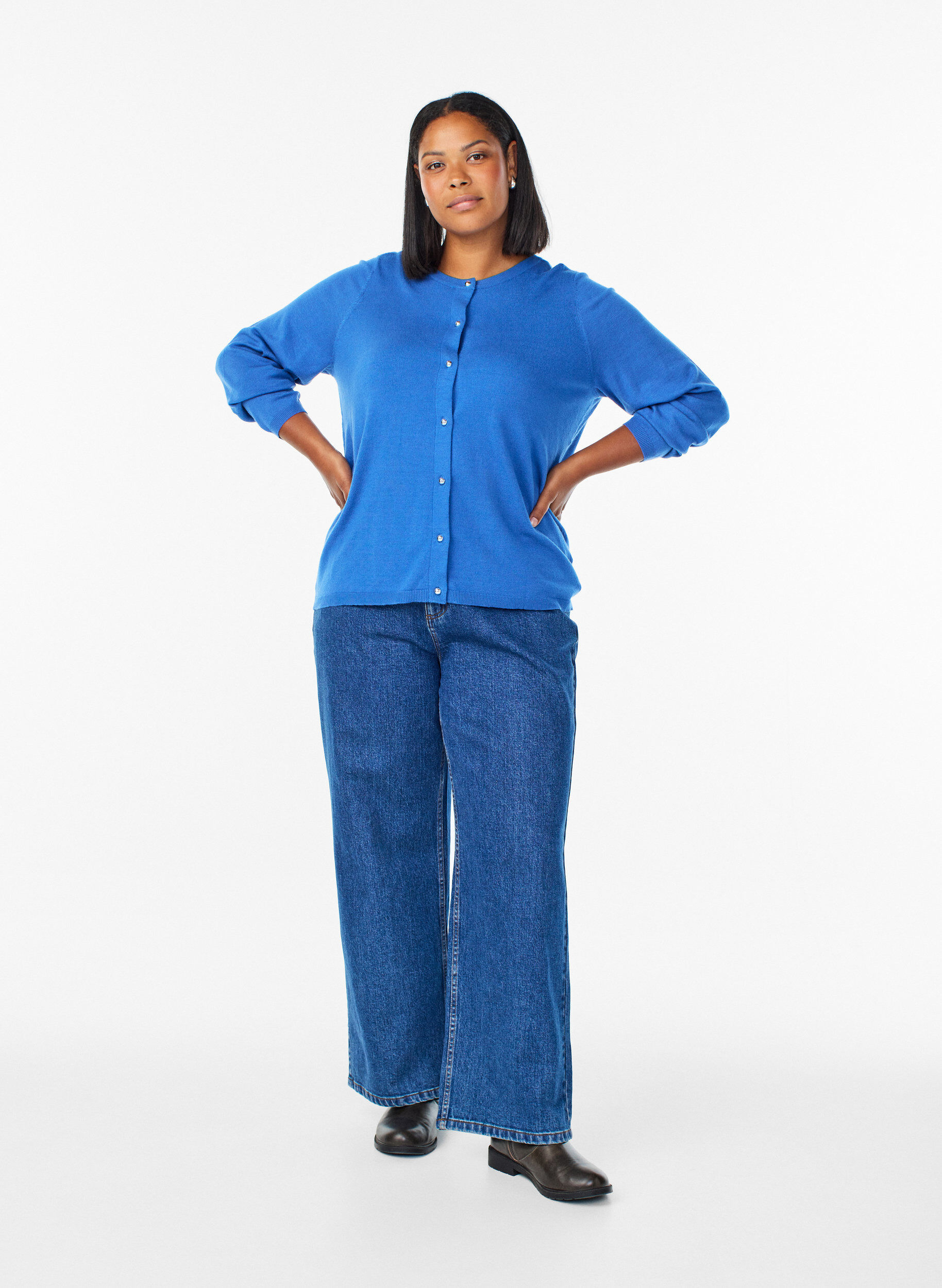 Zizzi Cardigan med runda knappar, Bl&aring;, Model image number 1