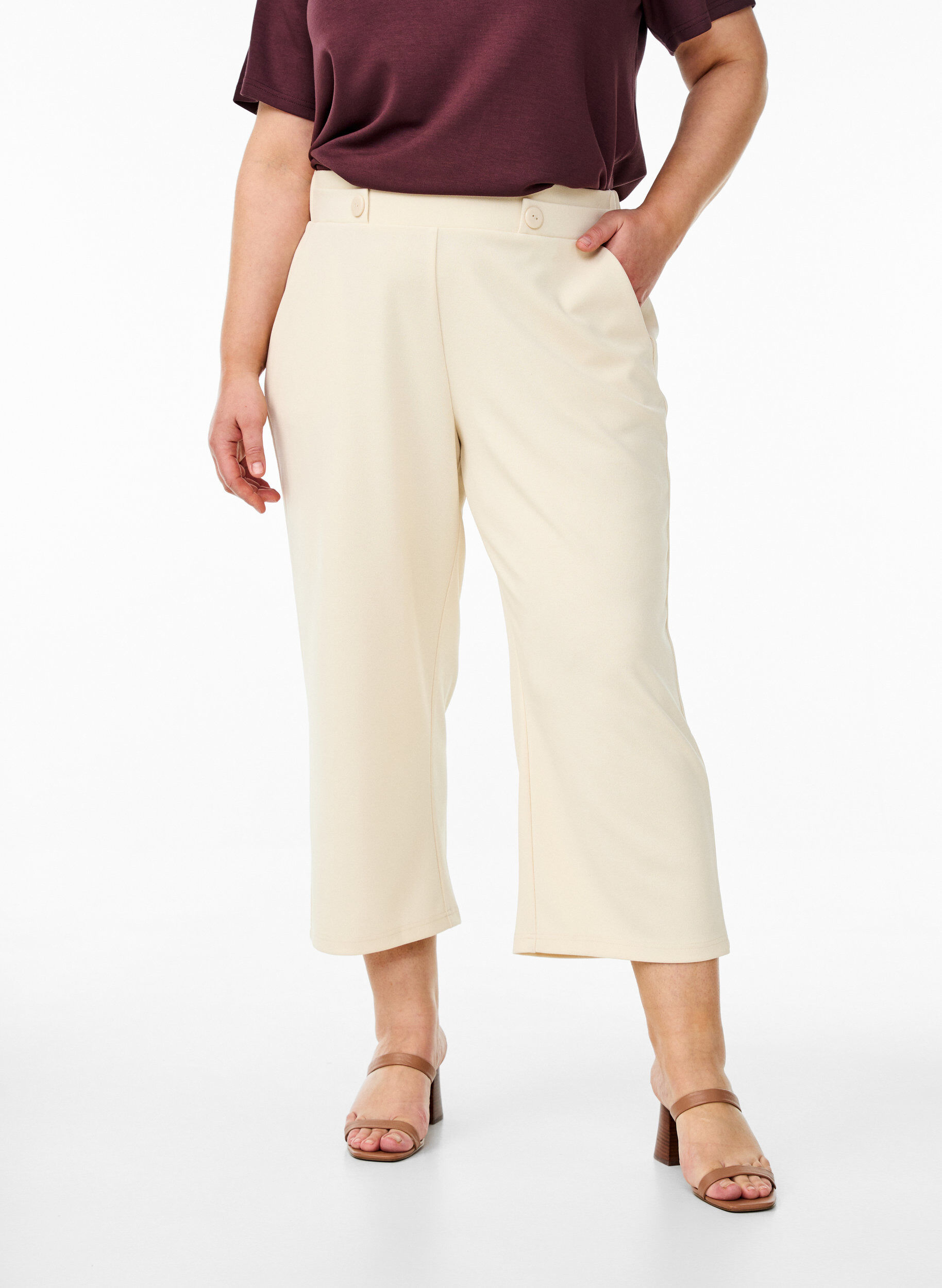 ZizziByxor med l&ouml;s passform och 7/8-l&auml;ngd, Beige, Model image number 2