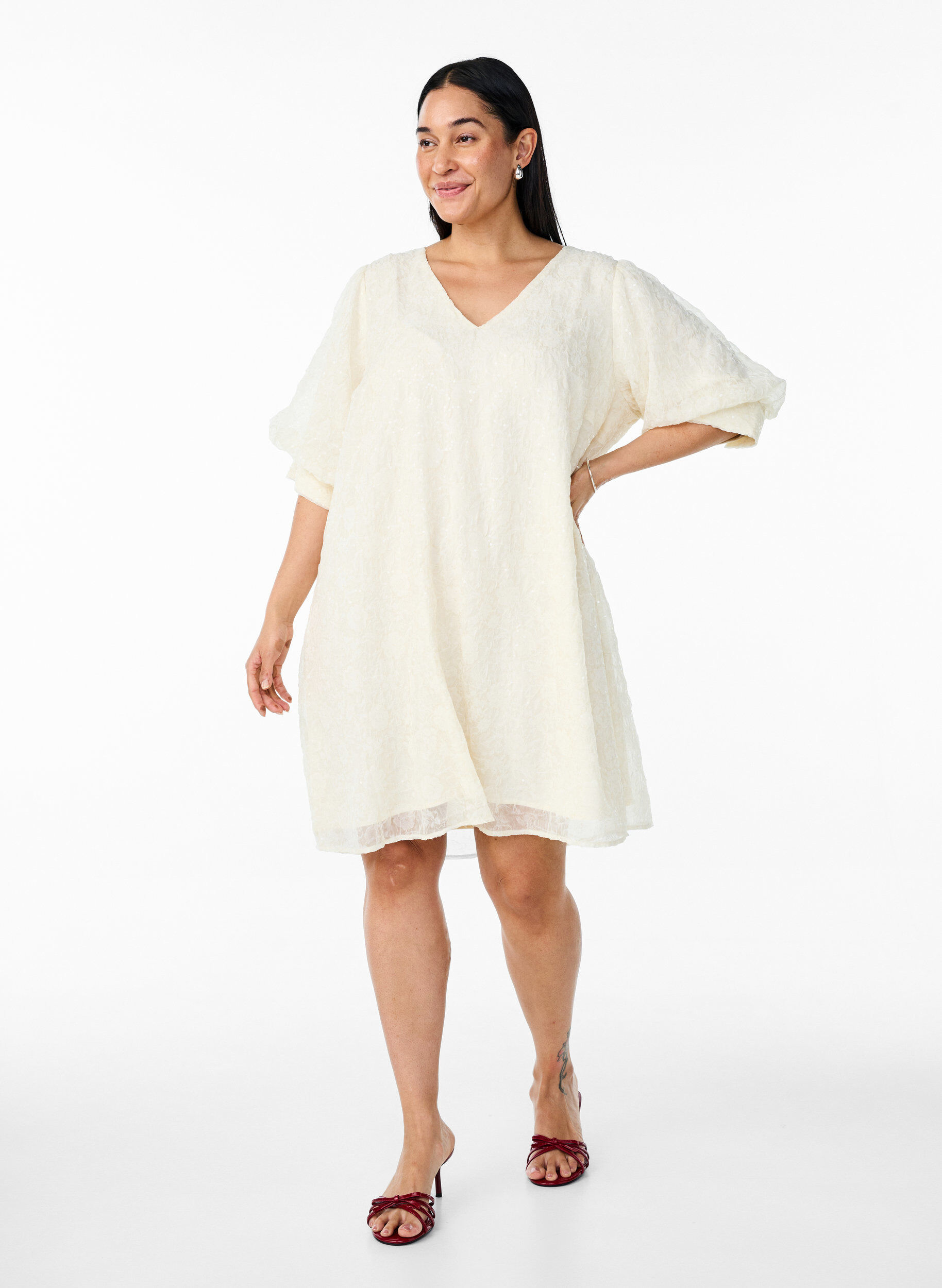 Kort festkl&auml;nning med paljetter, Vanilla, Model