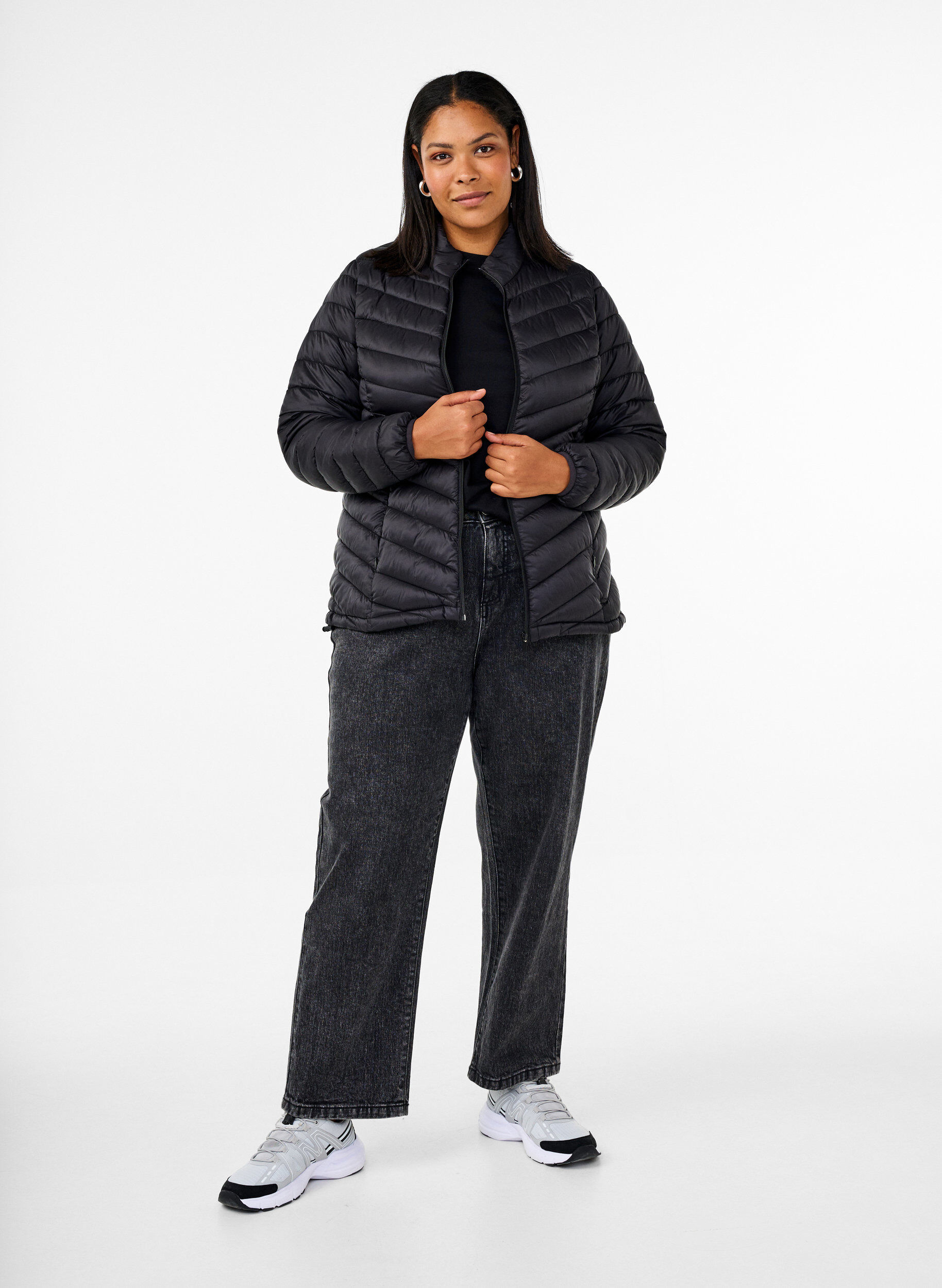ZizziL&auml;ttviktsjacka med fickor, Svart, Model image number 1