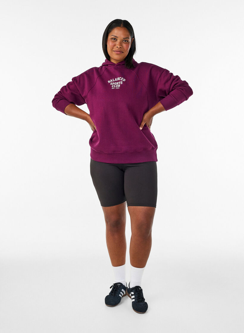 Huvtr&ouml;ja med tryck p&aring; br&ouml;stet, Lila, Model image number 1