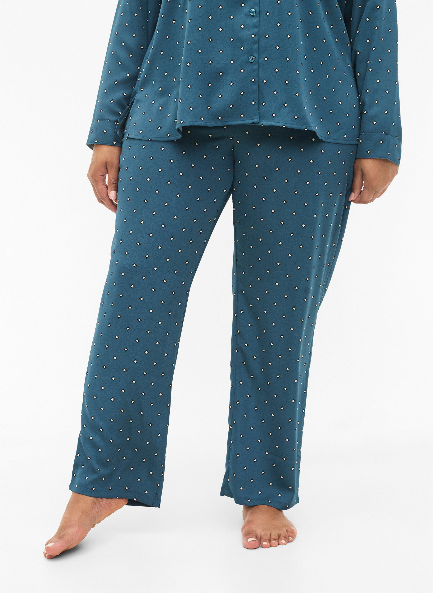 Zizzi Pyjamasbyxor med tryck, Balsam AOP, Model image number 2