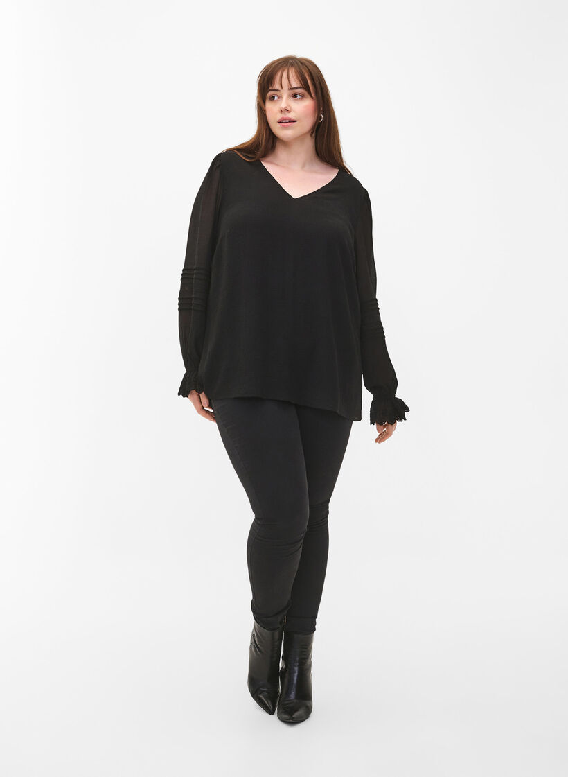 Blus med v-ringning och volangärmar, Black, Model image number 3