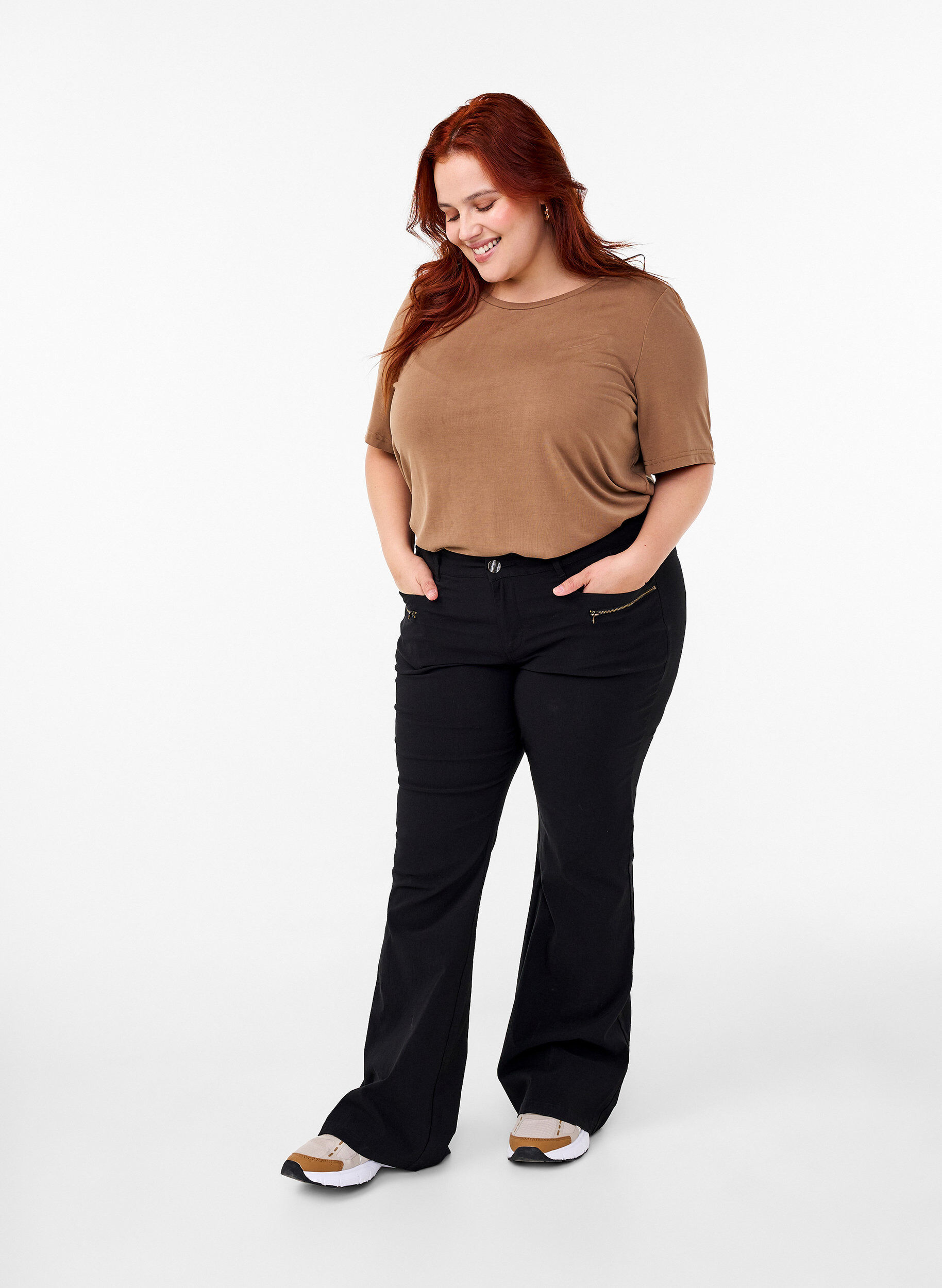 Zizzi T-shirt i TENCEL&trade; Modal med rund halsringning, Brun, Model image number 1