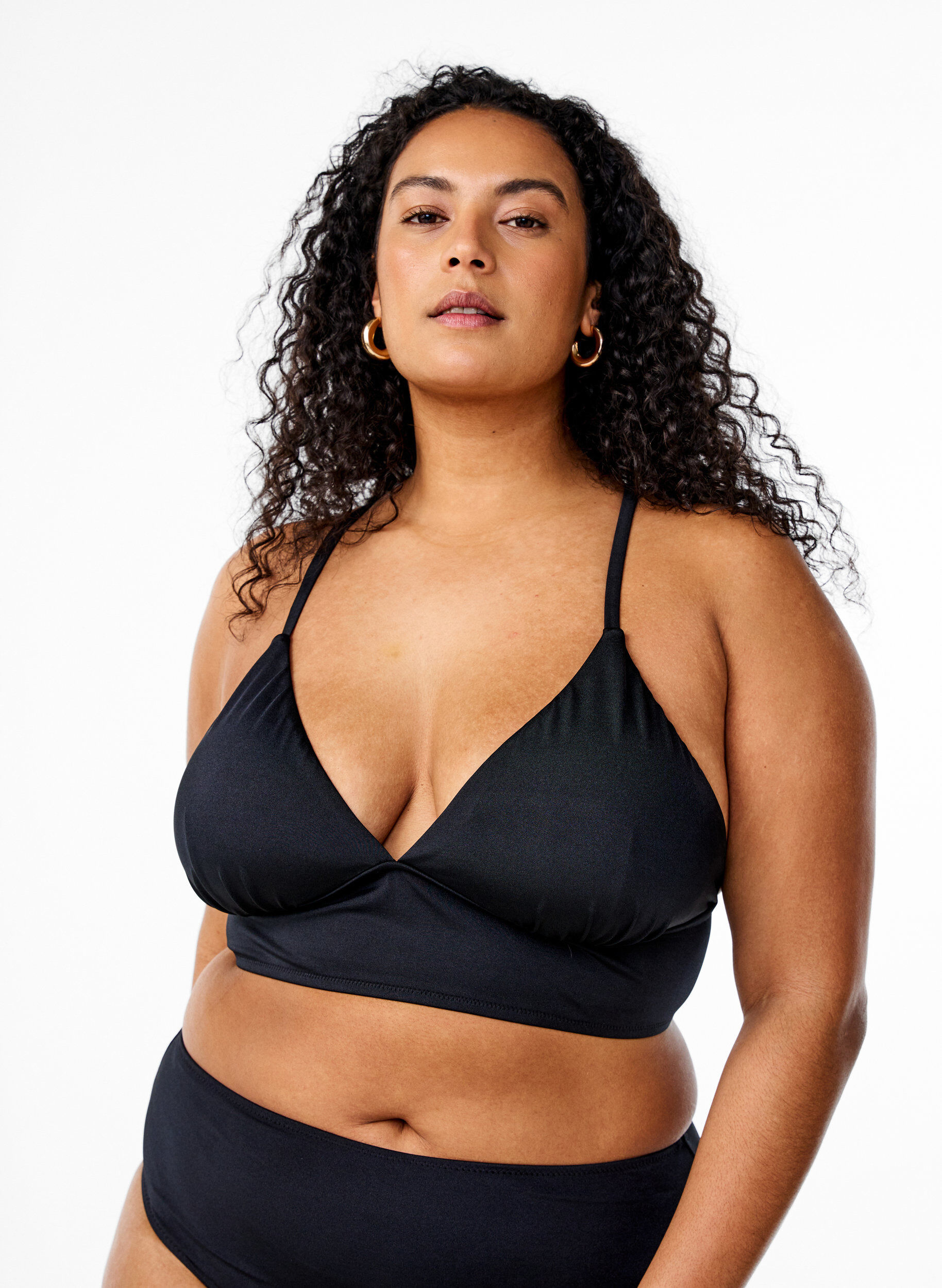 Bikinitopp med avtagbara pads och knytband i ryggen, Svart, Model