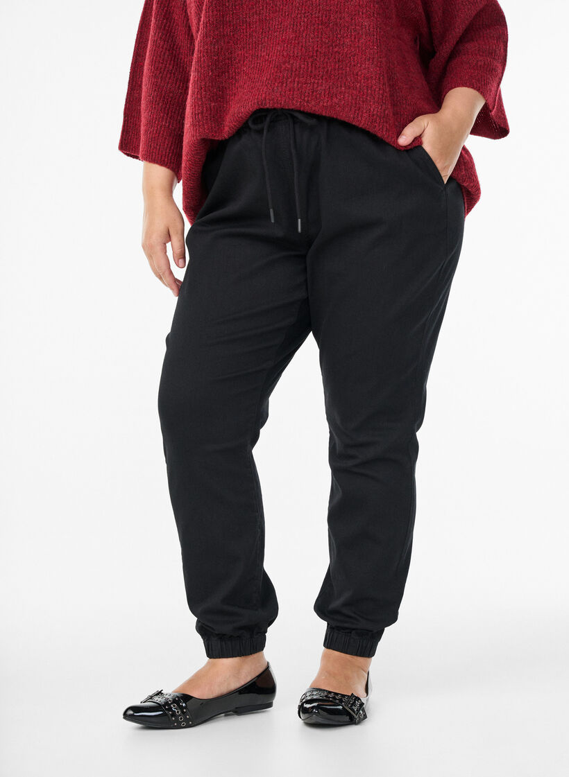 Joggingbyxor i denim med fickor, Svart, Model image number 2