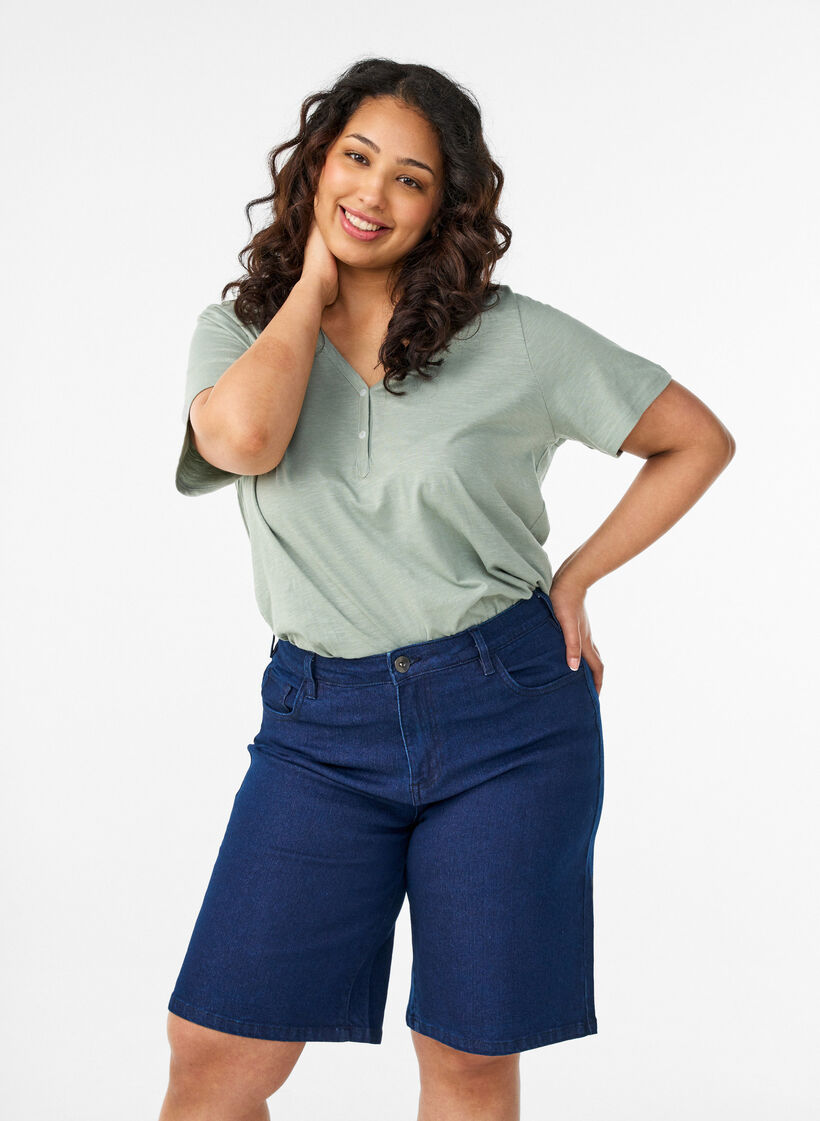 L&ouml;sa jeansshorts med h&ouml;g midja, Bl&aring;, Model image number 0