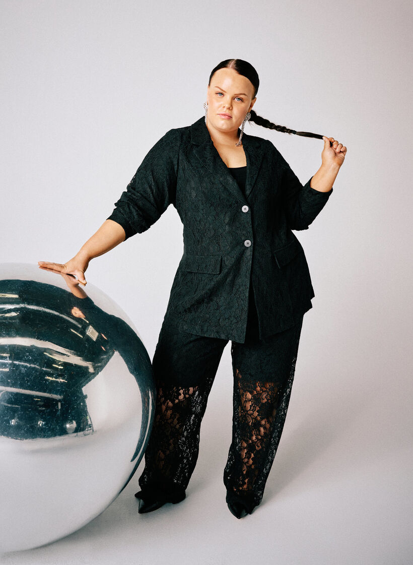 Kavaj i spets med knappstängning, Svart, Image image number 0