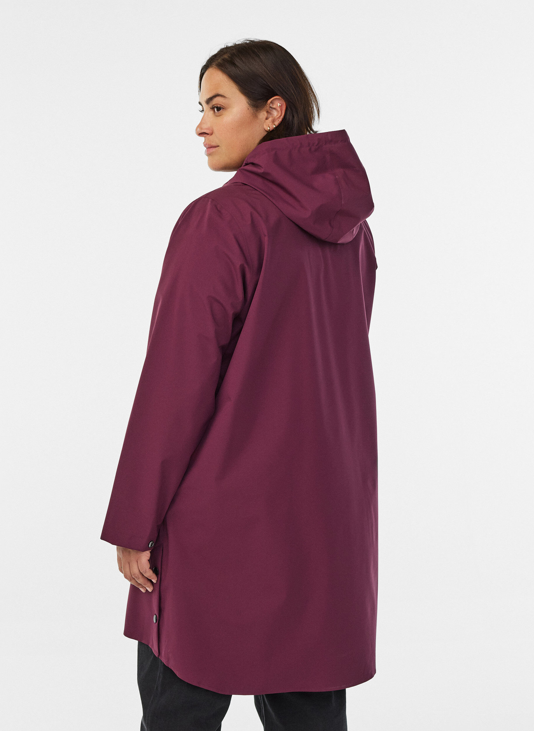 ZizziRegnjacka med fickor och huva, M&ouml;rk Bordeaux, Model image number 2
