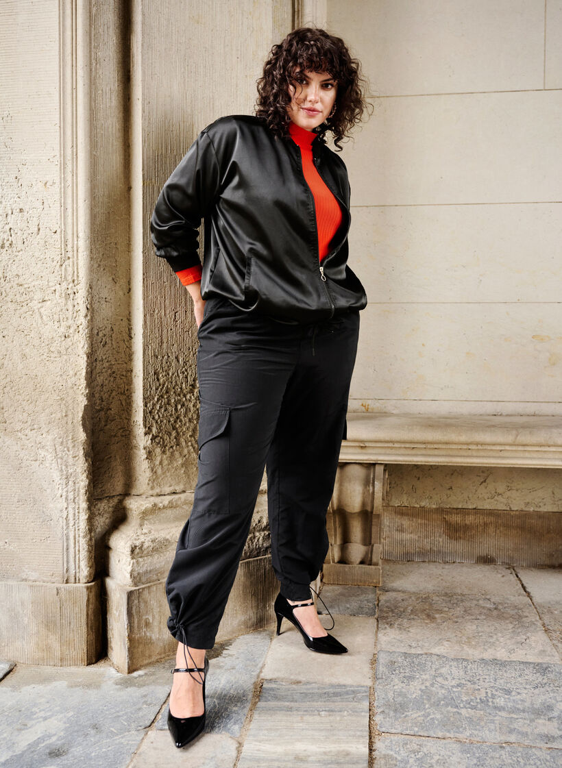 Figurnära viskosblus med hög halsringning, Orange.com, Image image number 0