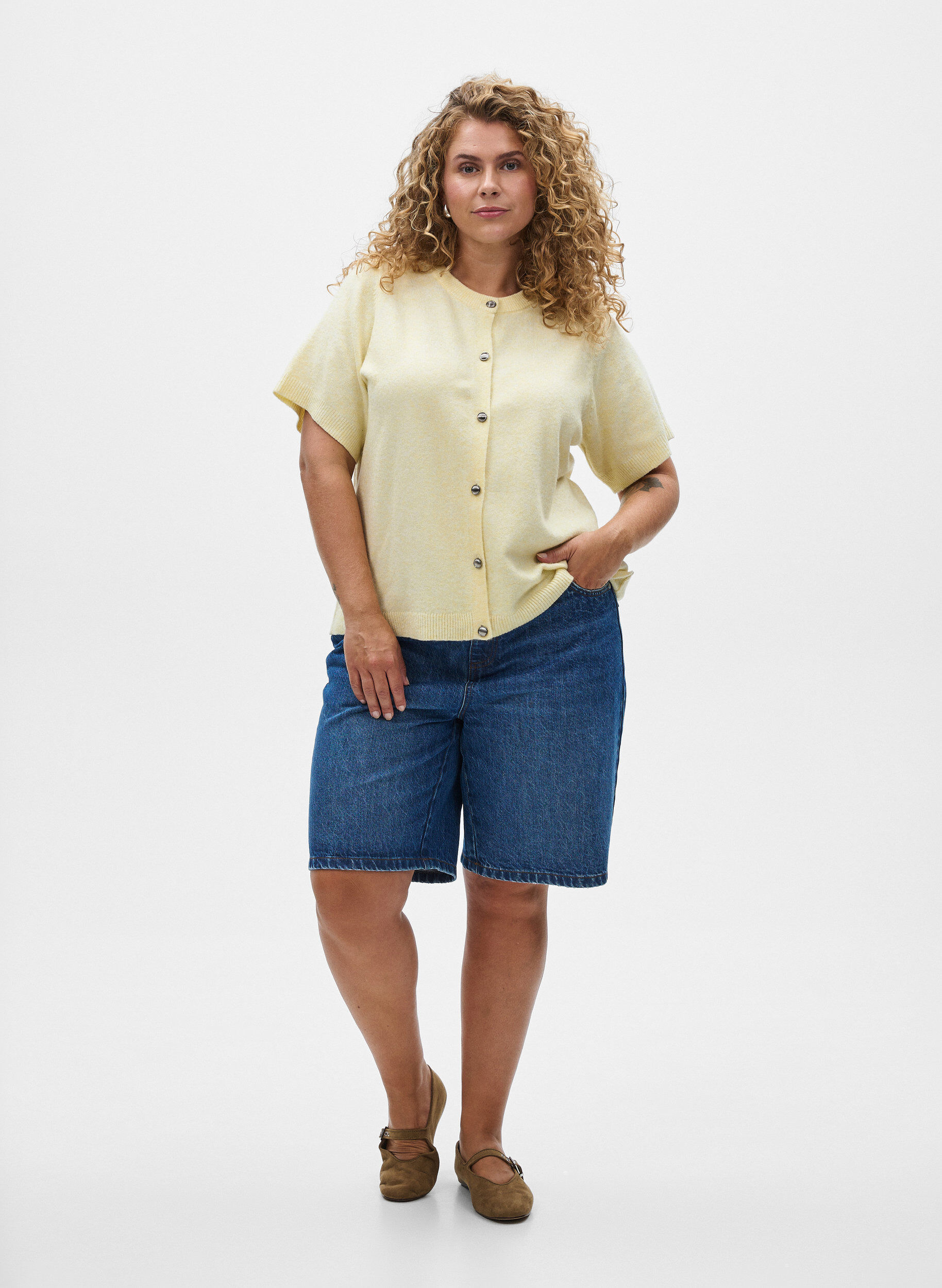 Zizzi Stickad kofta med korta &auml;rmar, Gul, Model image number 1