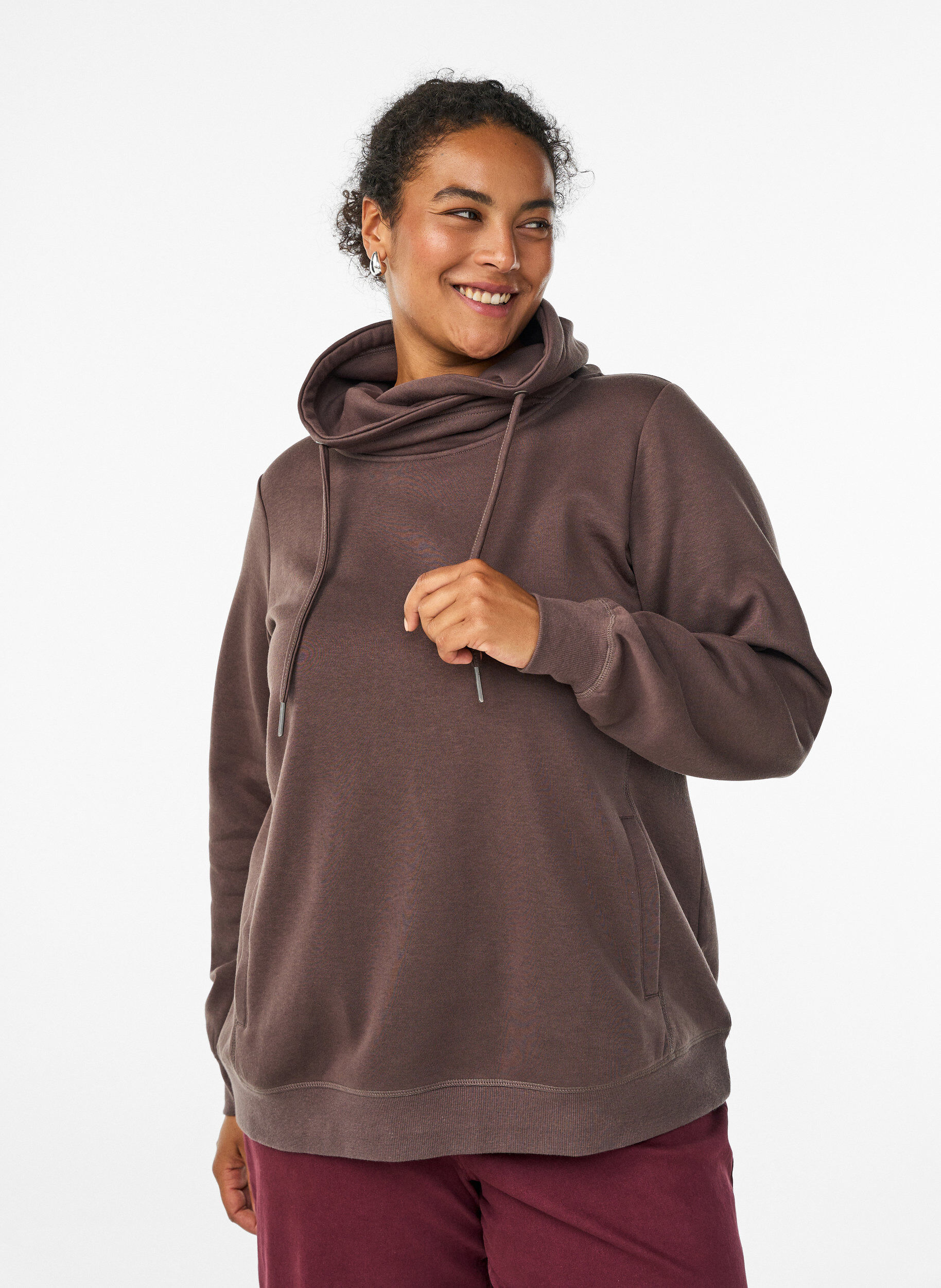 Sweatshirt med h&ouml;g krage och fickor, Brun, Model