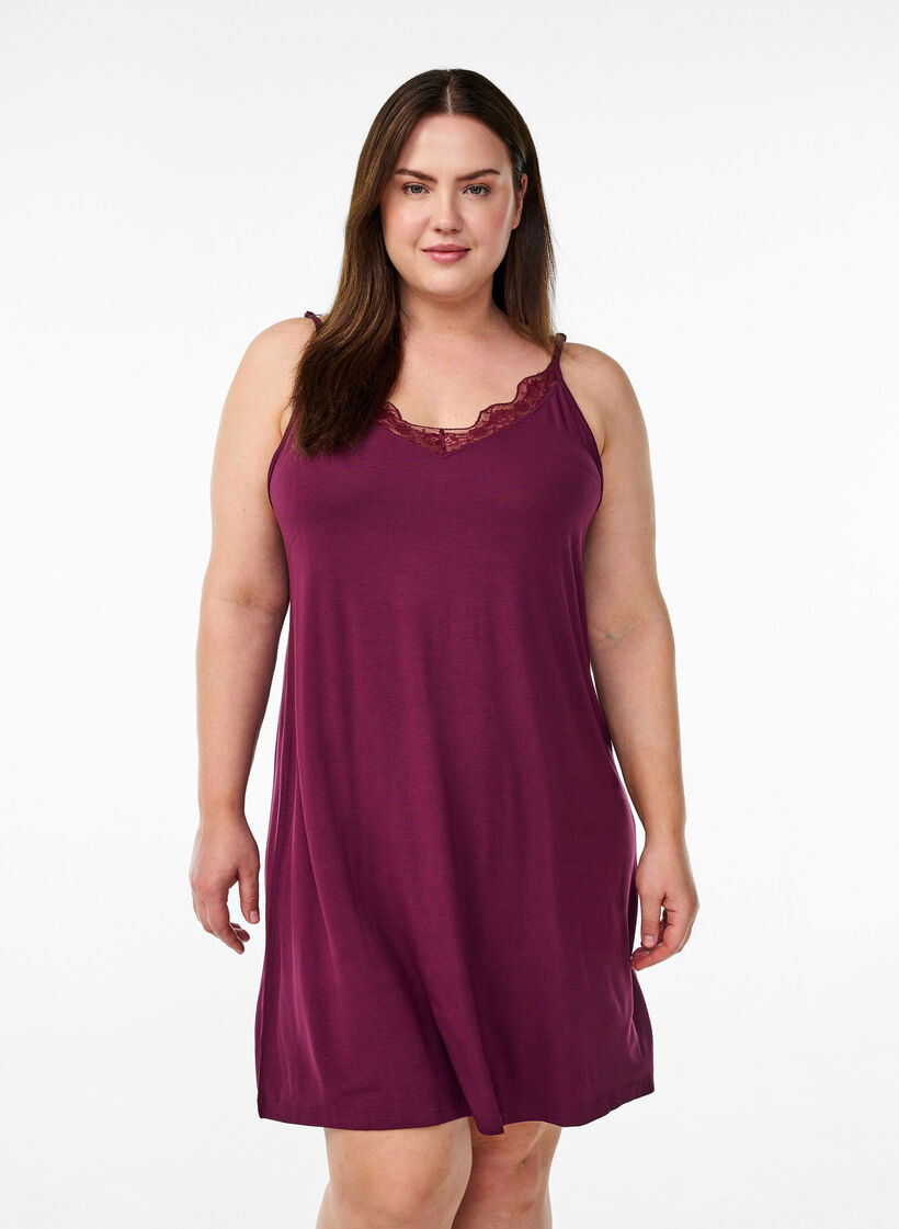 Nattlinne i viskos med spetskant, M&ouml;rk Bordeaux, Model image number 0