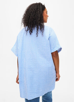 Randig skjorta med bröstfickor, Light Blue Stripe , Model image number 1