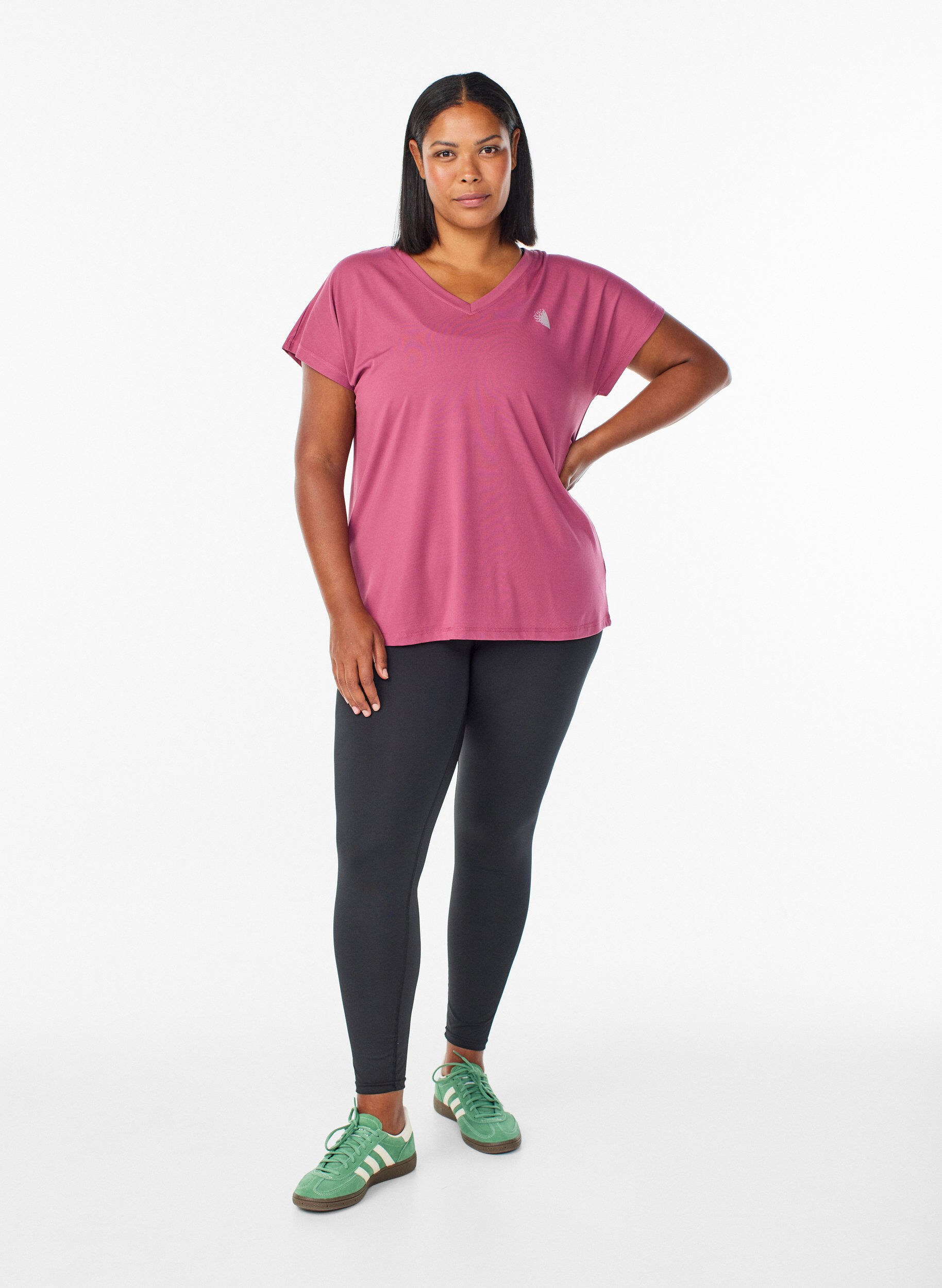 ZizziTr&auml;nings t-shirt med v-ringning och l&ouml;s passform, R&ouml;d, Model image number 1