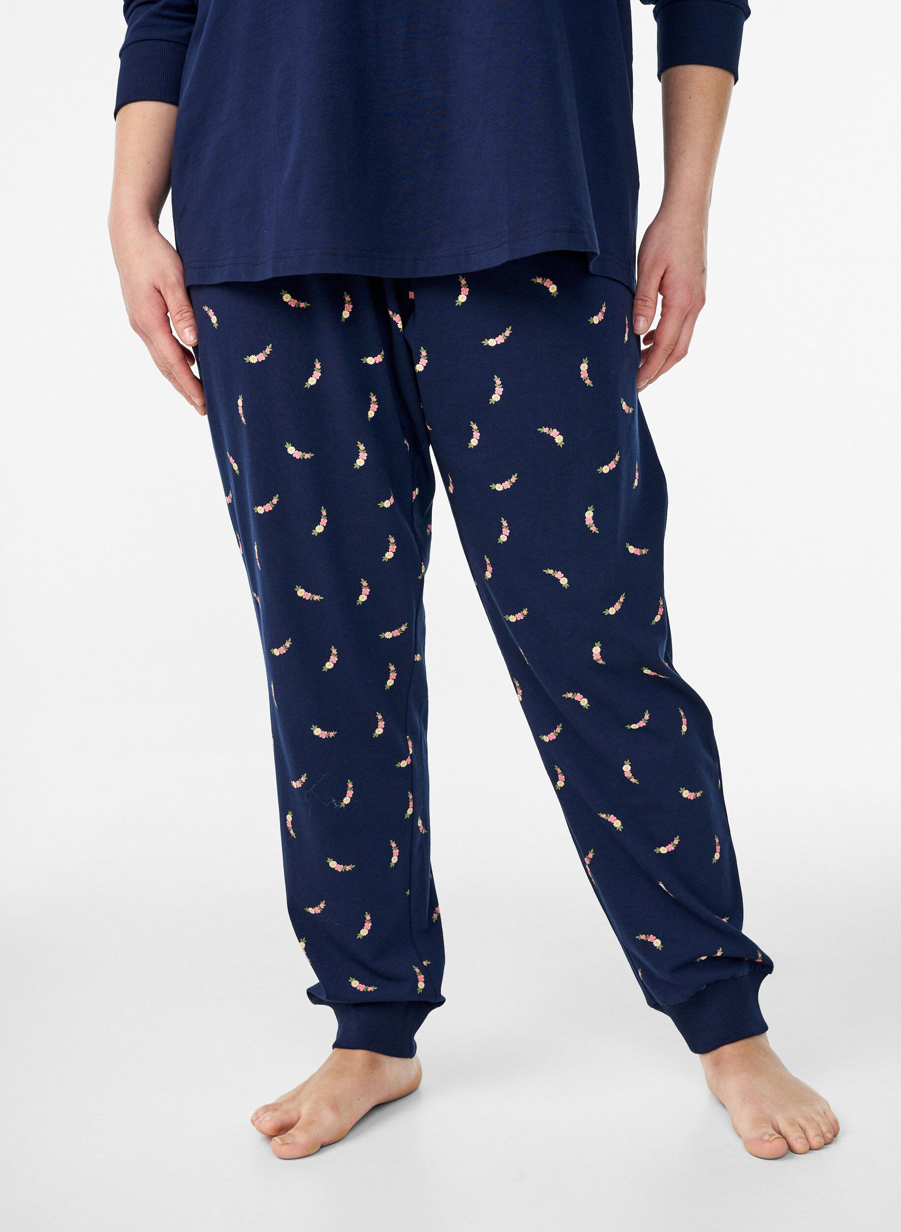 ZizziM&ouml;nstrade pyjamasbyxor, Bl&aring;, Model image number 2