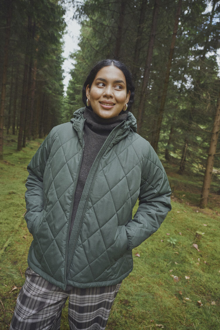 Naturinspirerad och avslappnad stil, , Model