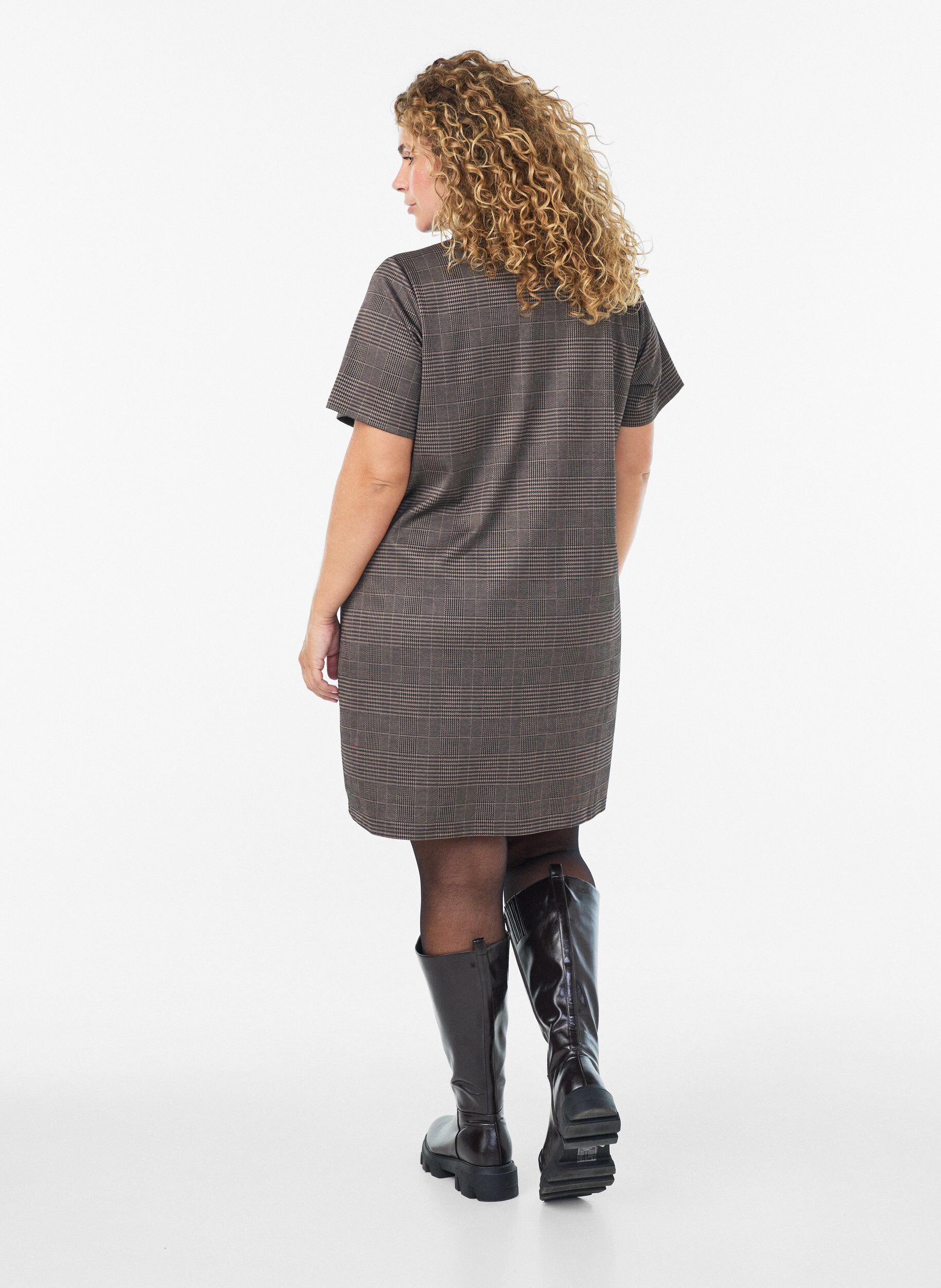 ZizziKort rutig kl&auml;nning med skjortkrage, Brun, Model image number 2