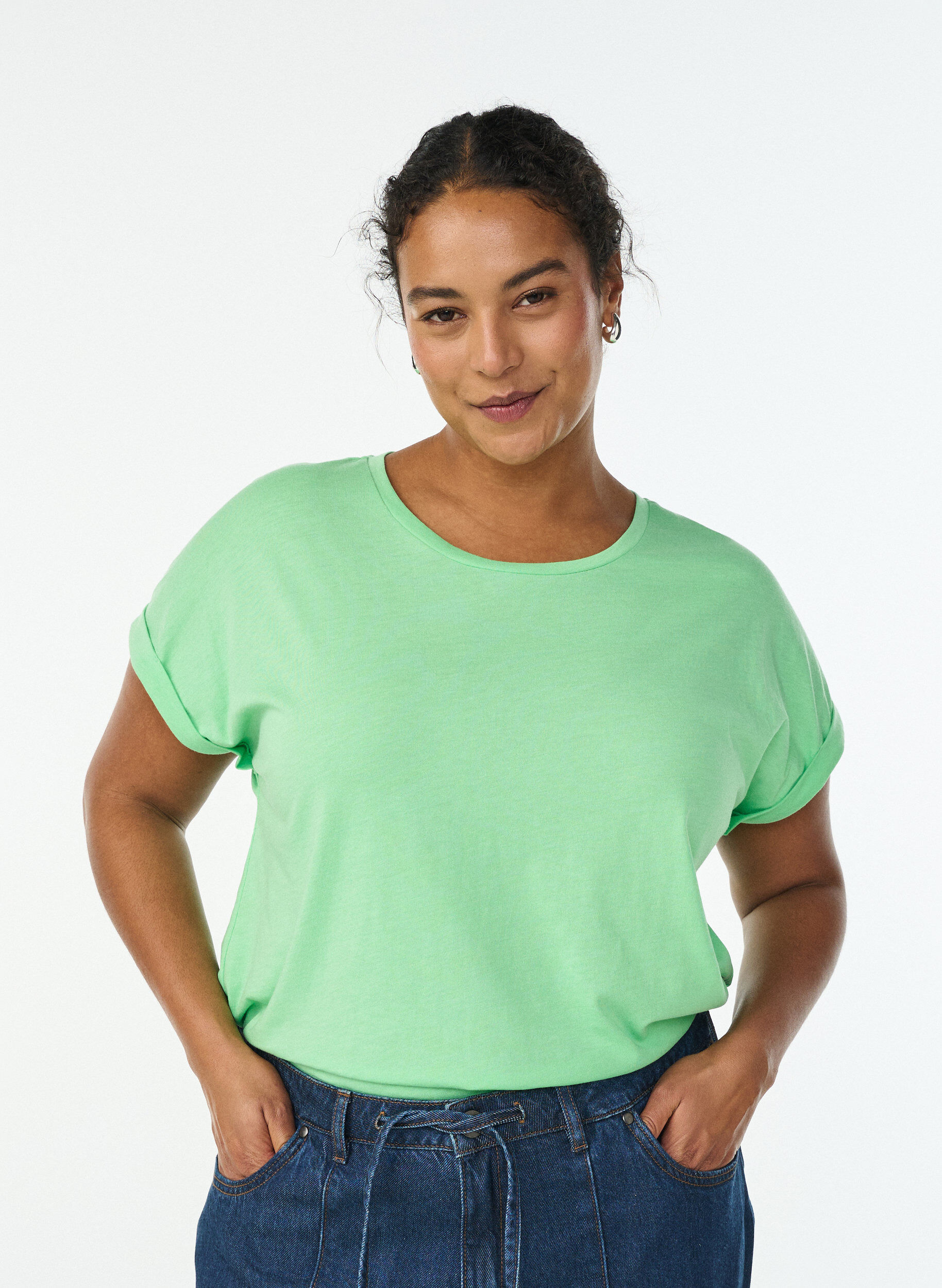 Kort&auml;rmad t-shirt i bomullsblandning, Gr&ouml;n, Model