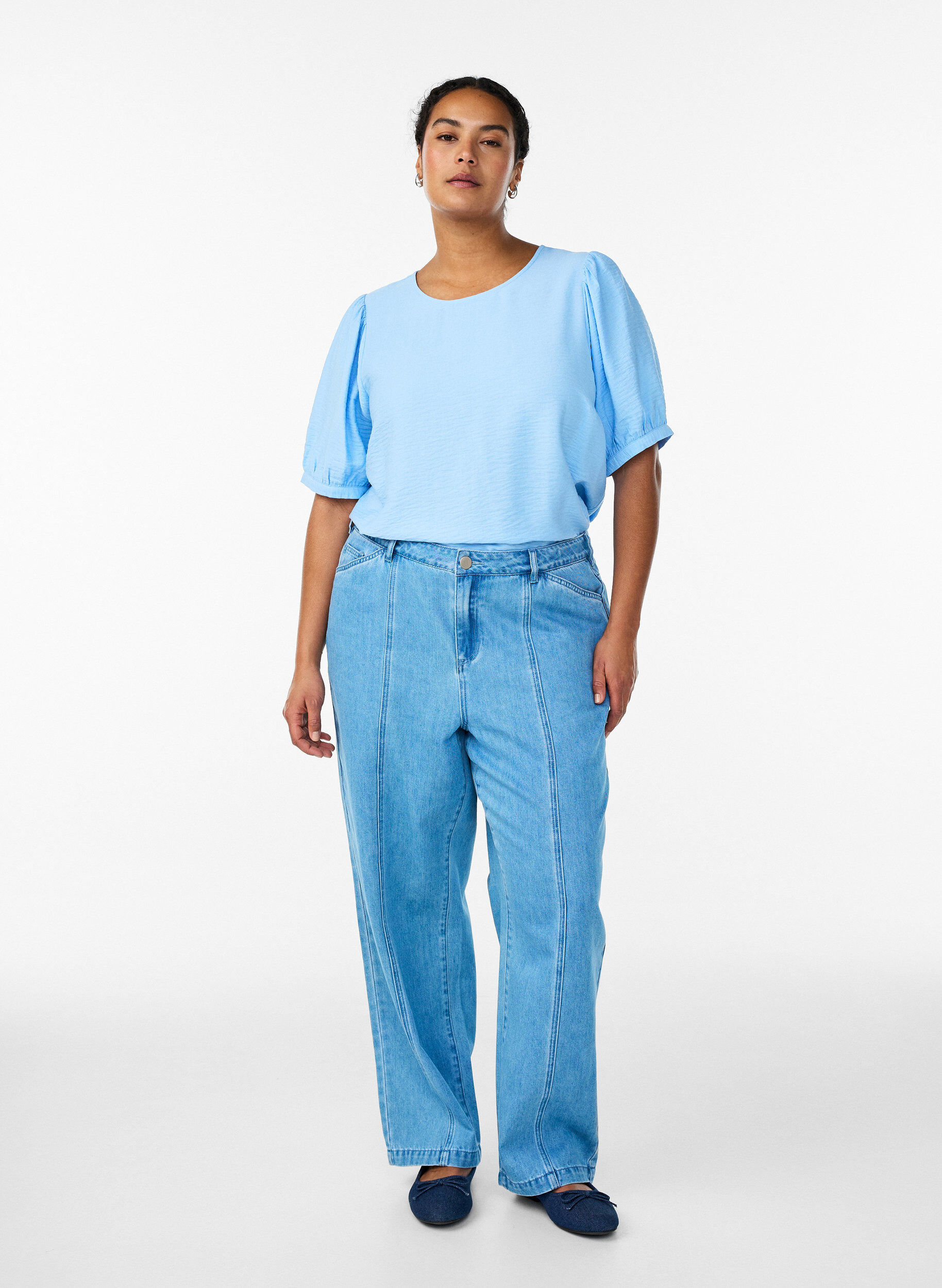 Zizzi Viskosblus med halvkorta &auml;rmar, Bl&aring;, Model image number 1