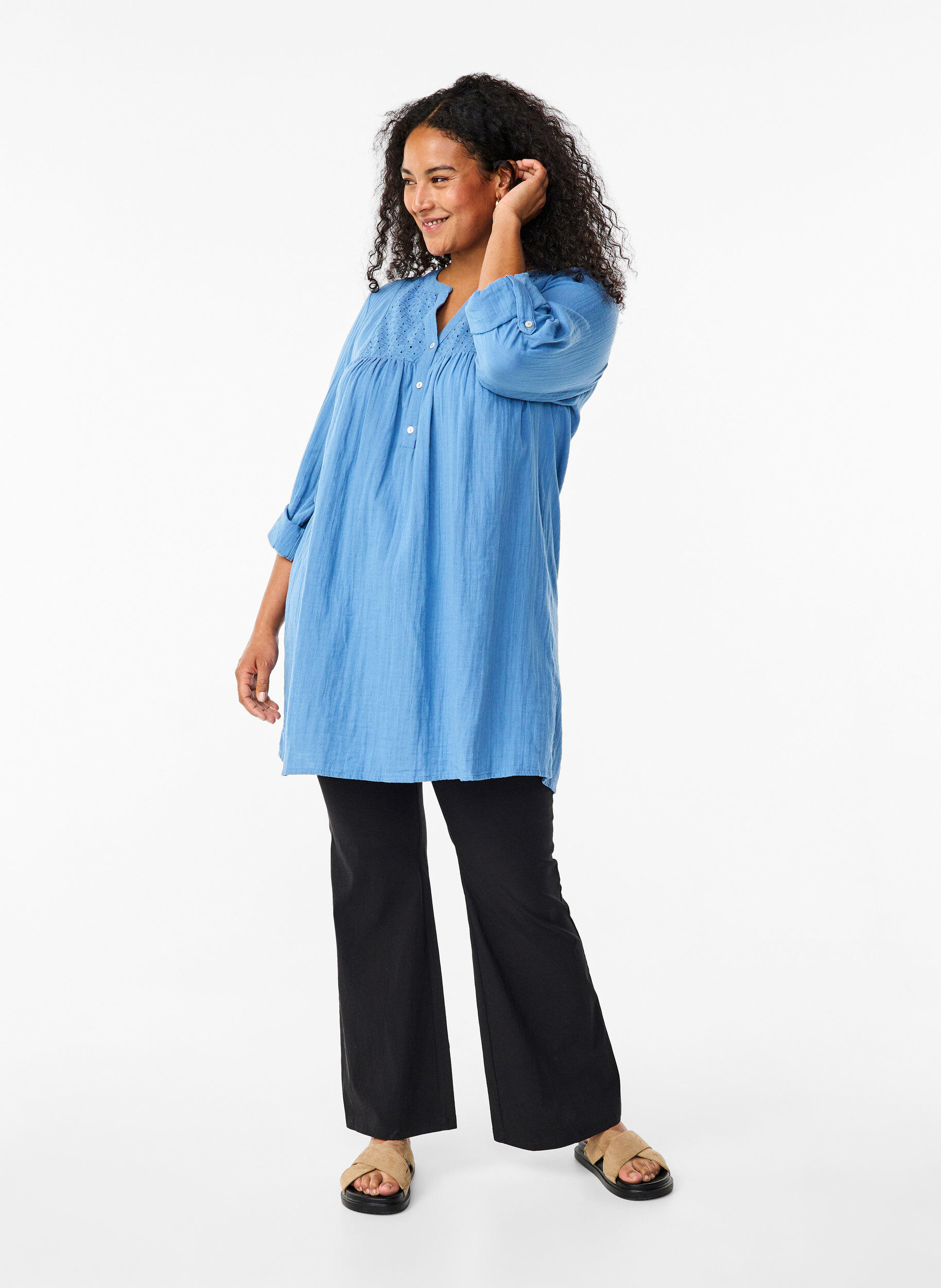 Zizzi Tunika i bomull med anglaise-brodyr, Riverside, Model image number 2