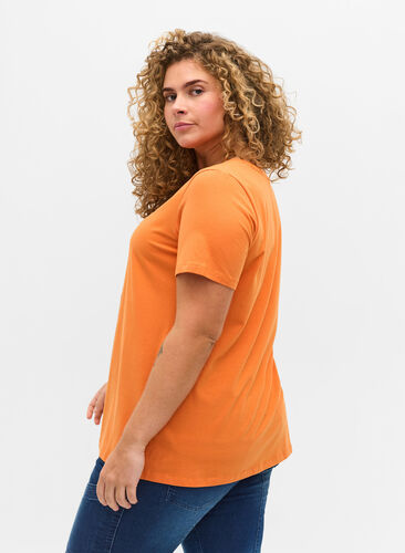 Basis t-shirt, Amberglow, Model image number 1