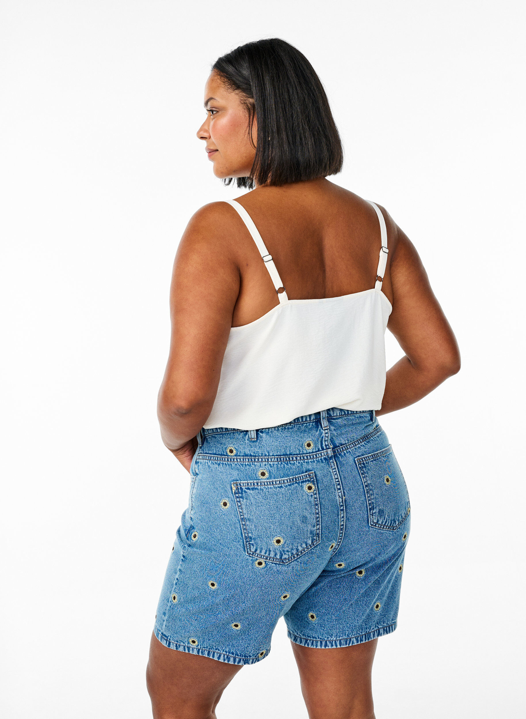 ZizziJeansshorts med broderade blommor, Bl&aring;, Model image number 1