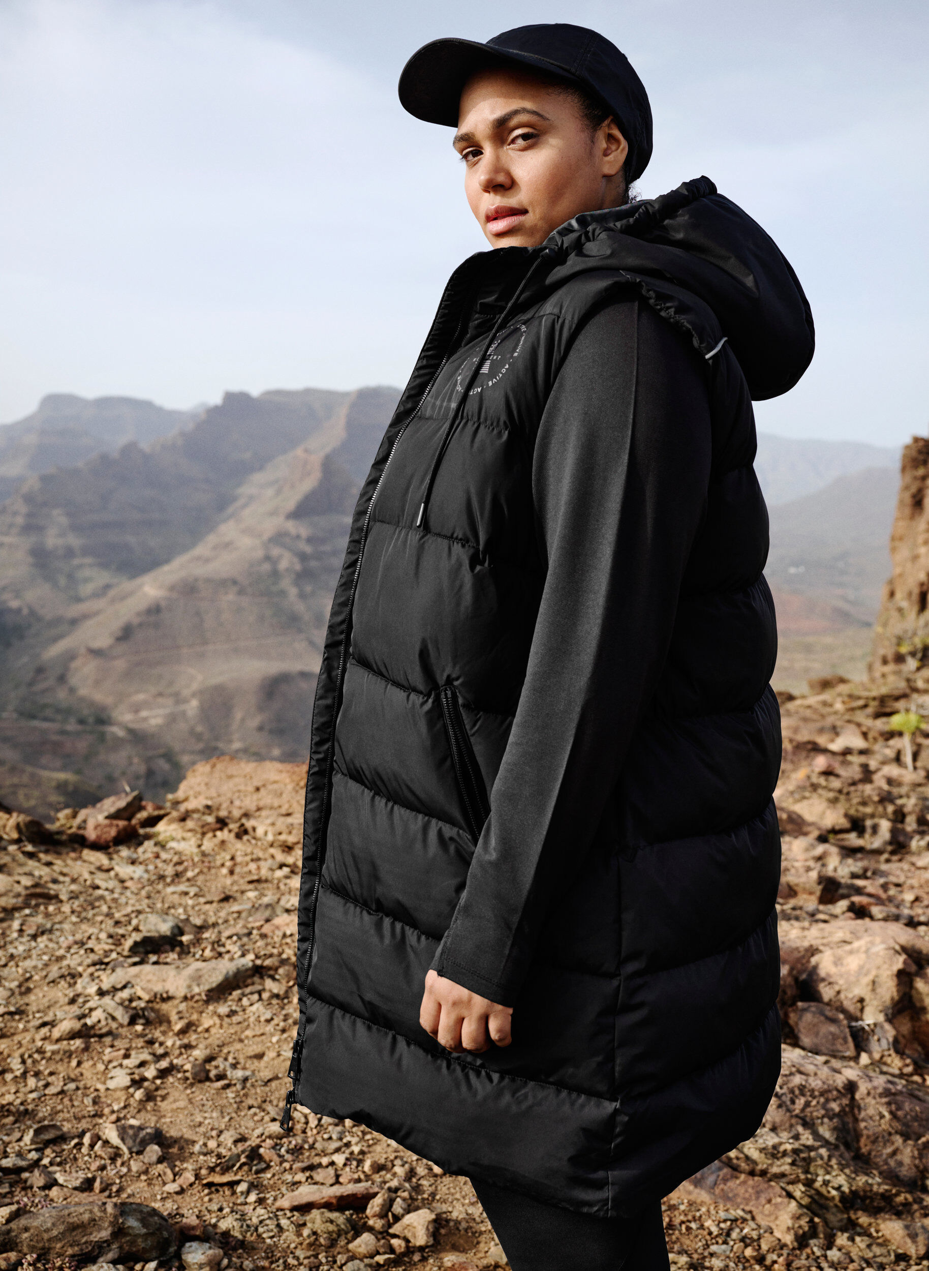 Zizzi Sportig huvtr&ouml;ja med fickor, Black, Image image number 0