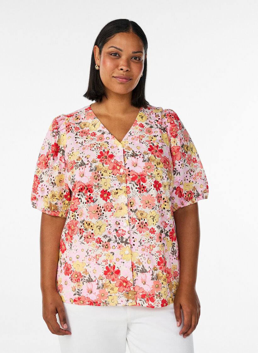 Blommig blus med h&aring;lbroderi och V-ringning, Rosa, Model image number 0