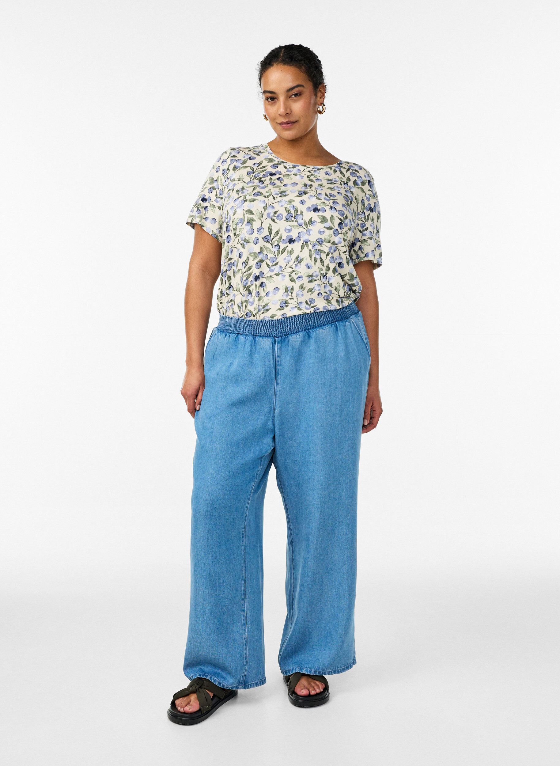 ZizziT-shirt med blommigt tryck, Vanilla, Model image number 1