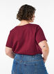 T-shirt i ekologisk bomull med ett sportigt texttryck, R&ouml;d, Model image number 2