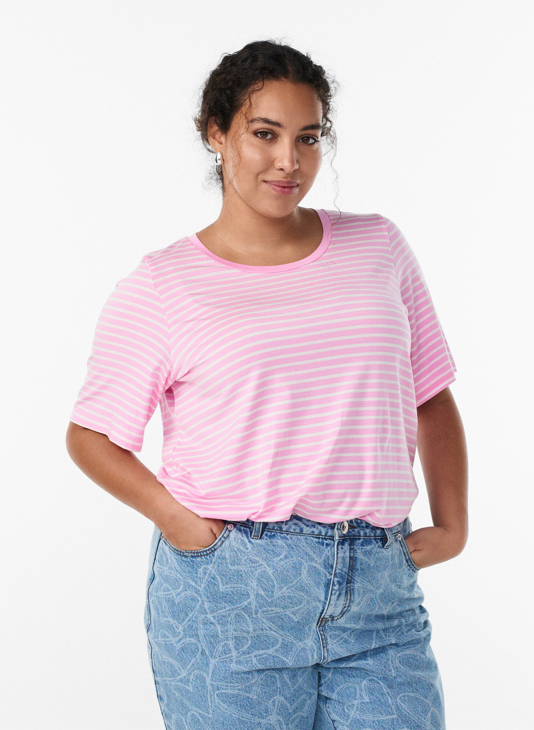 T-shirt i TENCEL&trade; Lyocell med r&auml;nder, Rosa, Model