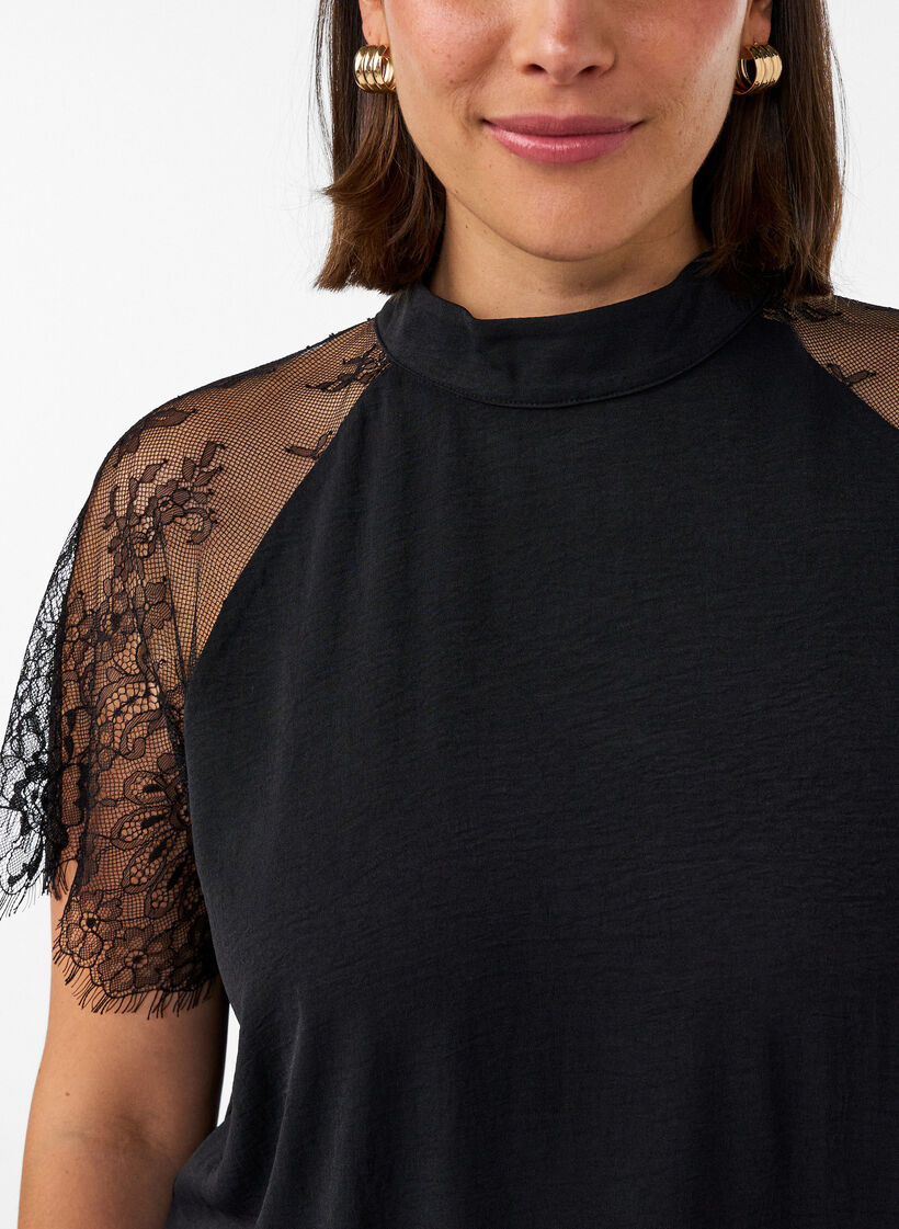 Blus med korta &auml;rmar i spets och h&ouml;g krage, Svart, Model image number 3