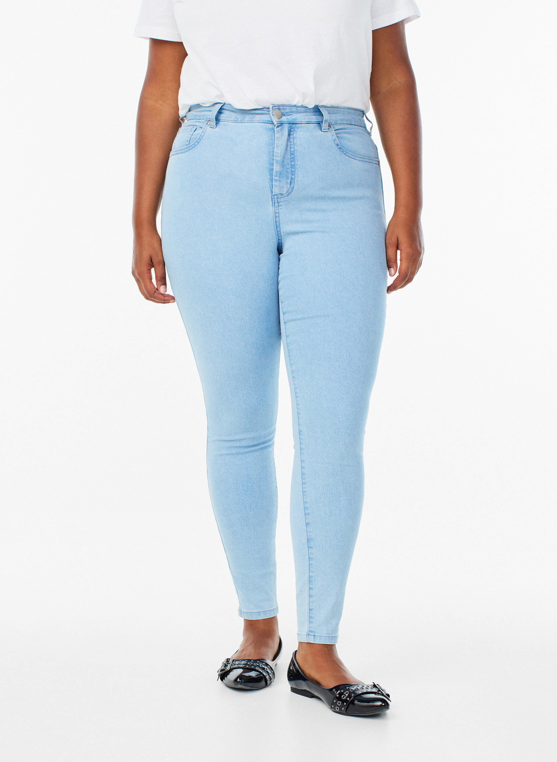 ZizziAmy jeans med h&ouml;g midja och supersmal passform, Bl&aring;, Model image number 2