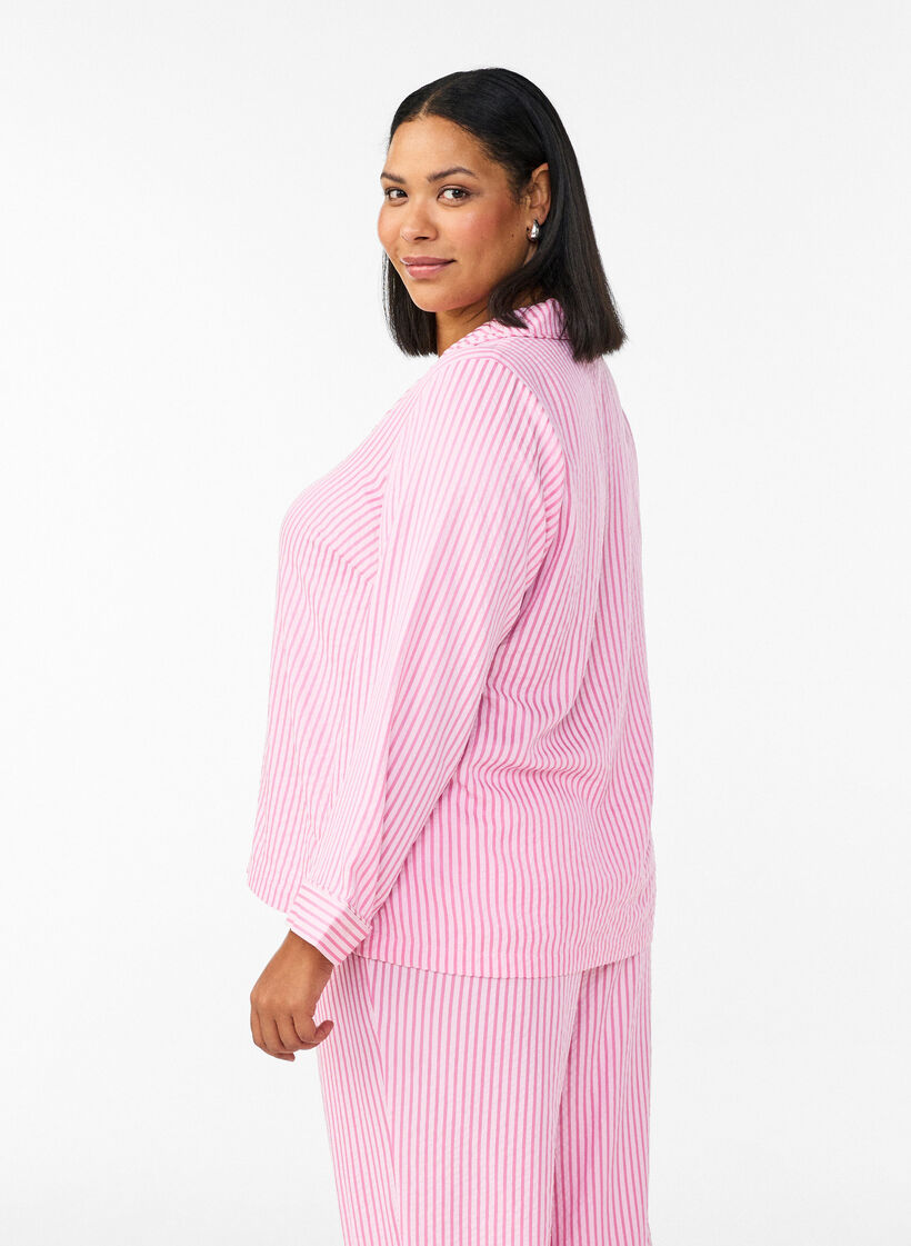Pyjamasskjorta i seersucker med l&aring;nga &auml;rmar, Rosa, Model image number 2