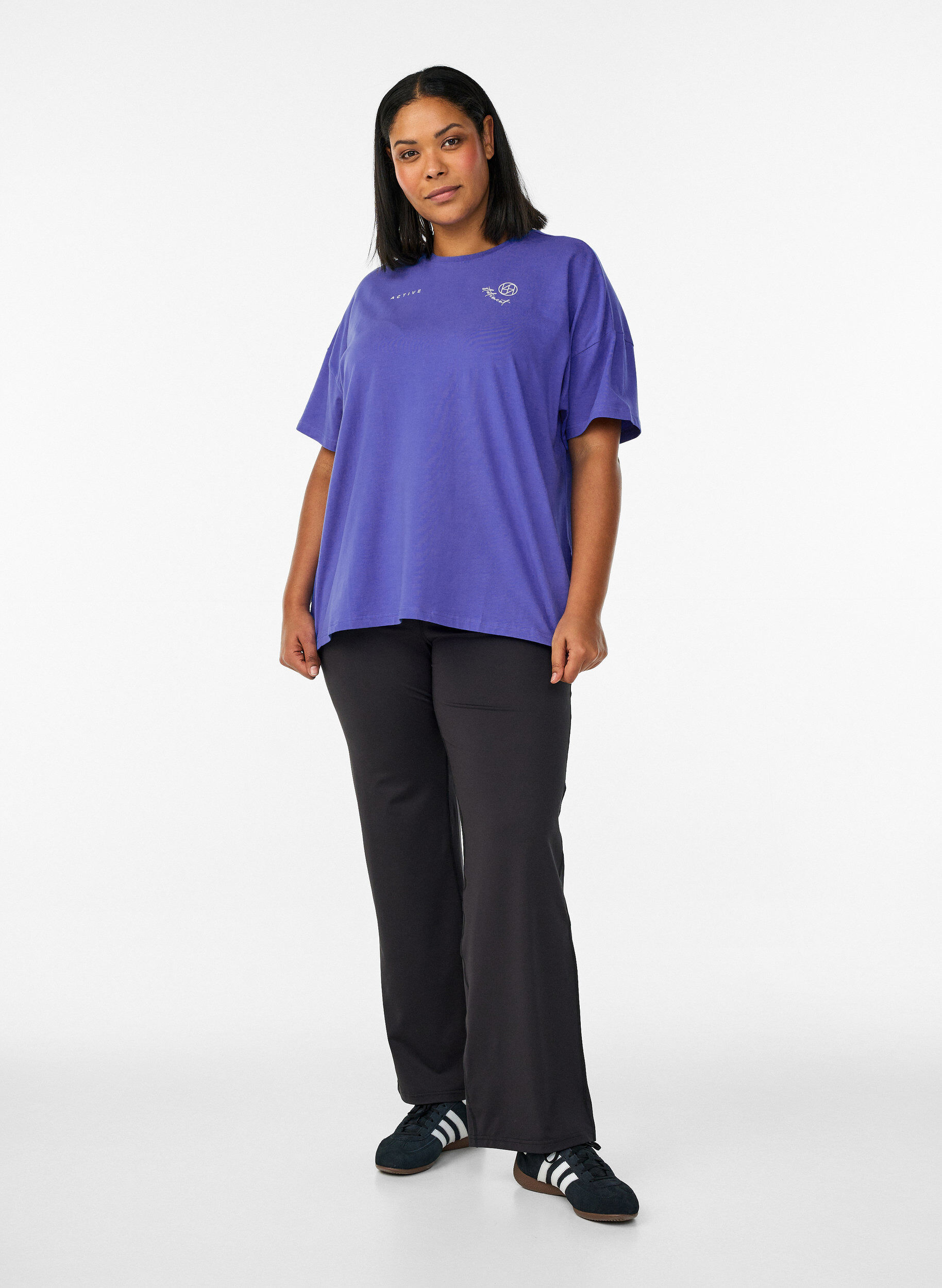ZizziT-shirt i ekologisk bomull med ett litet motiv framtill, Bl&aring;, Model image number 1